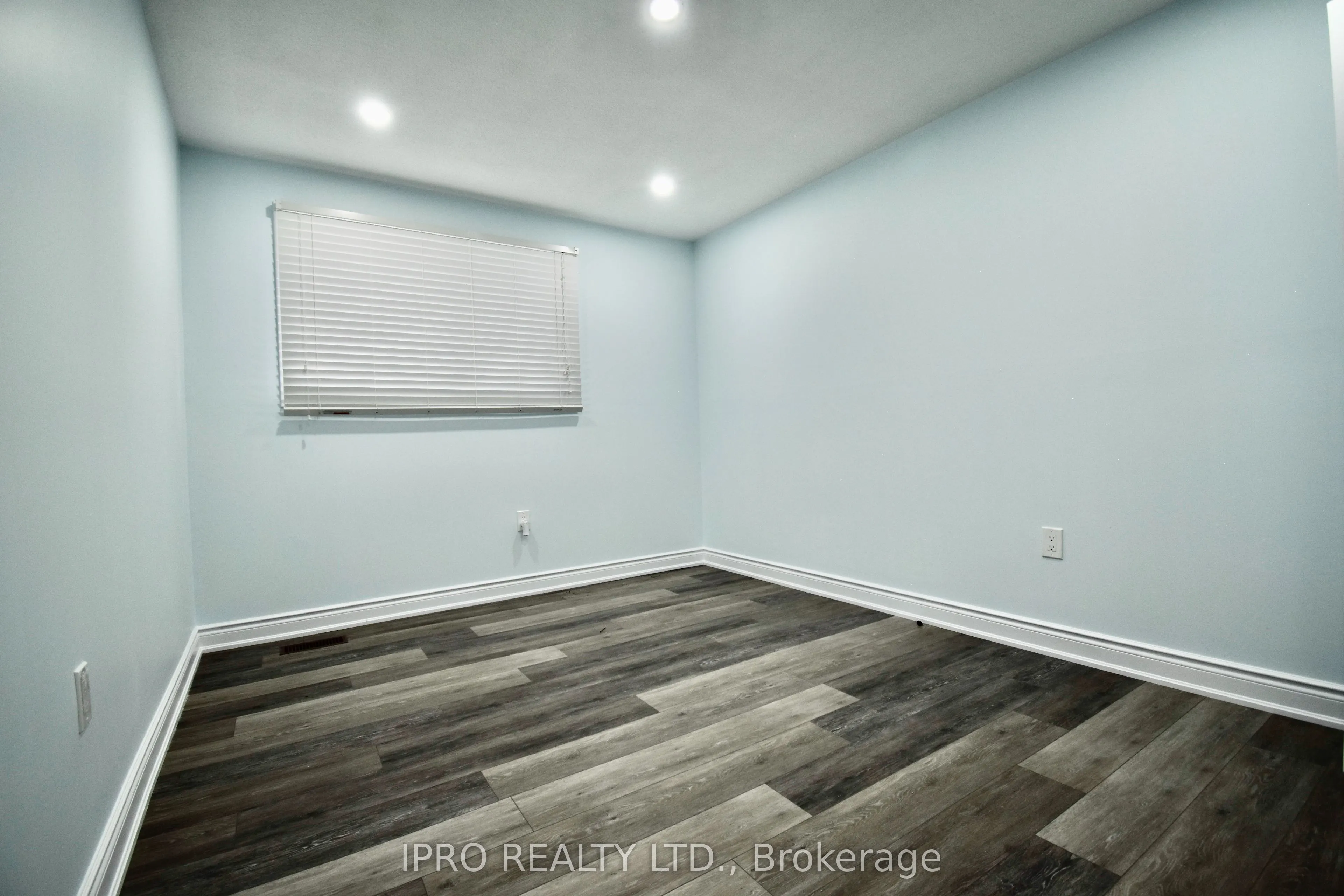 380 Christie Drive N