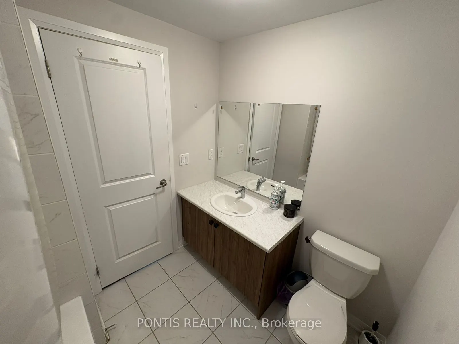 585 Colborne Street E, #304
