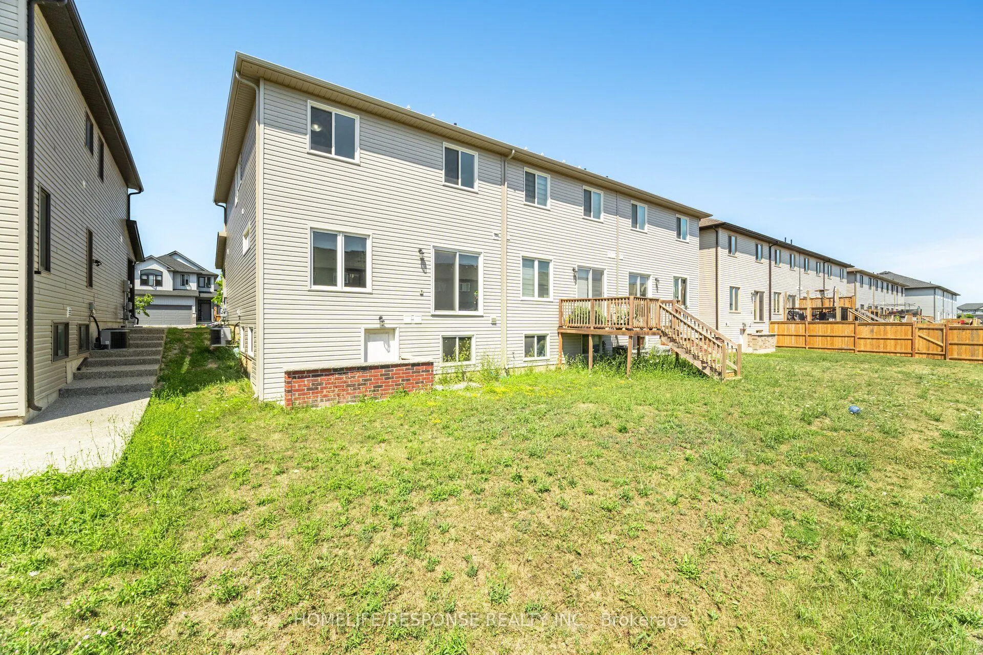 9 BOWMAN Crescent