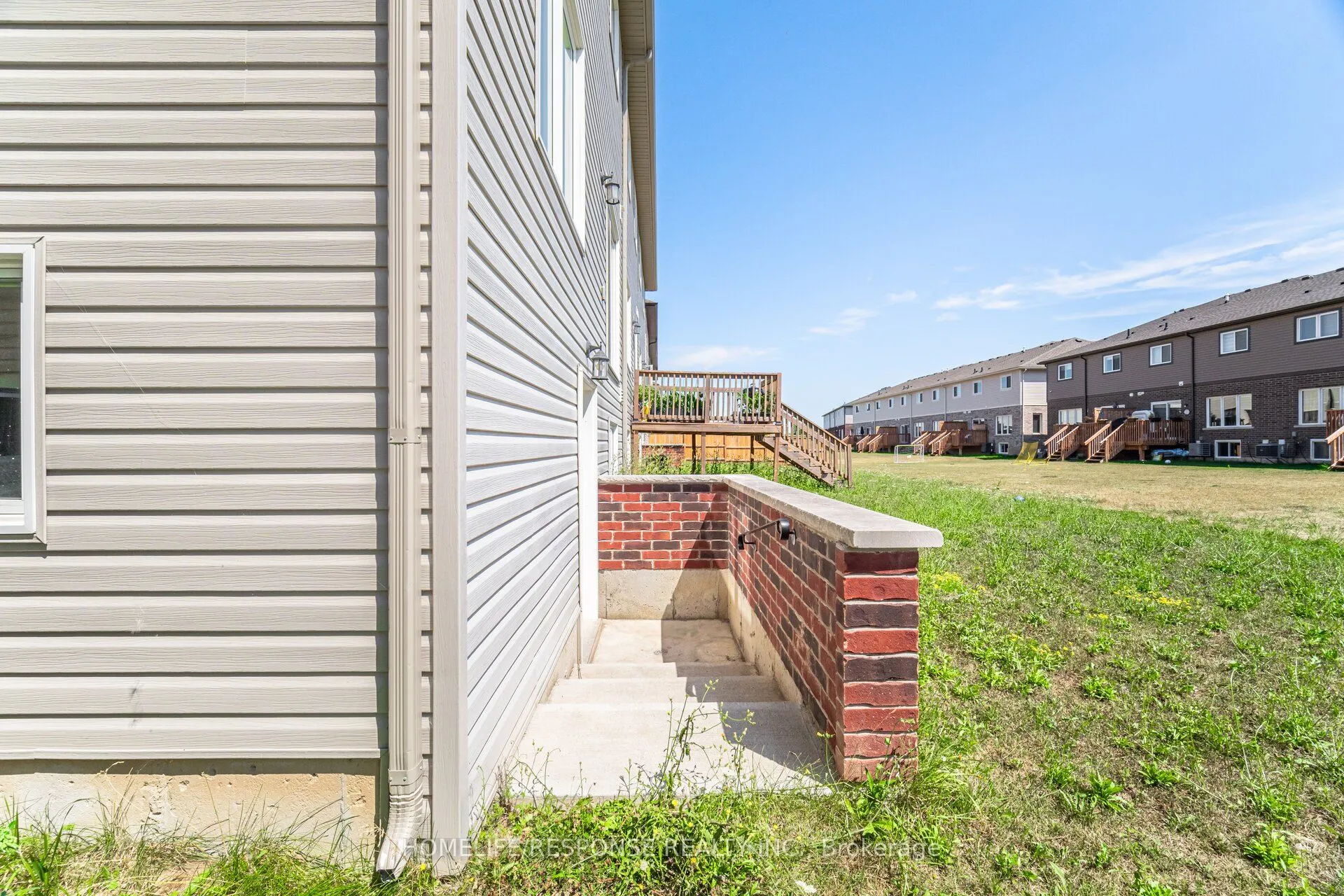 9 BOWMAN Crescent