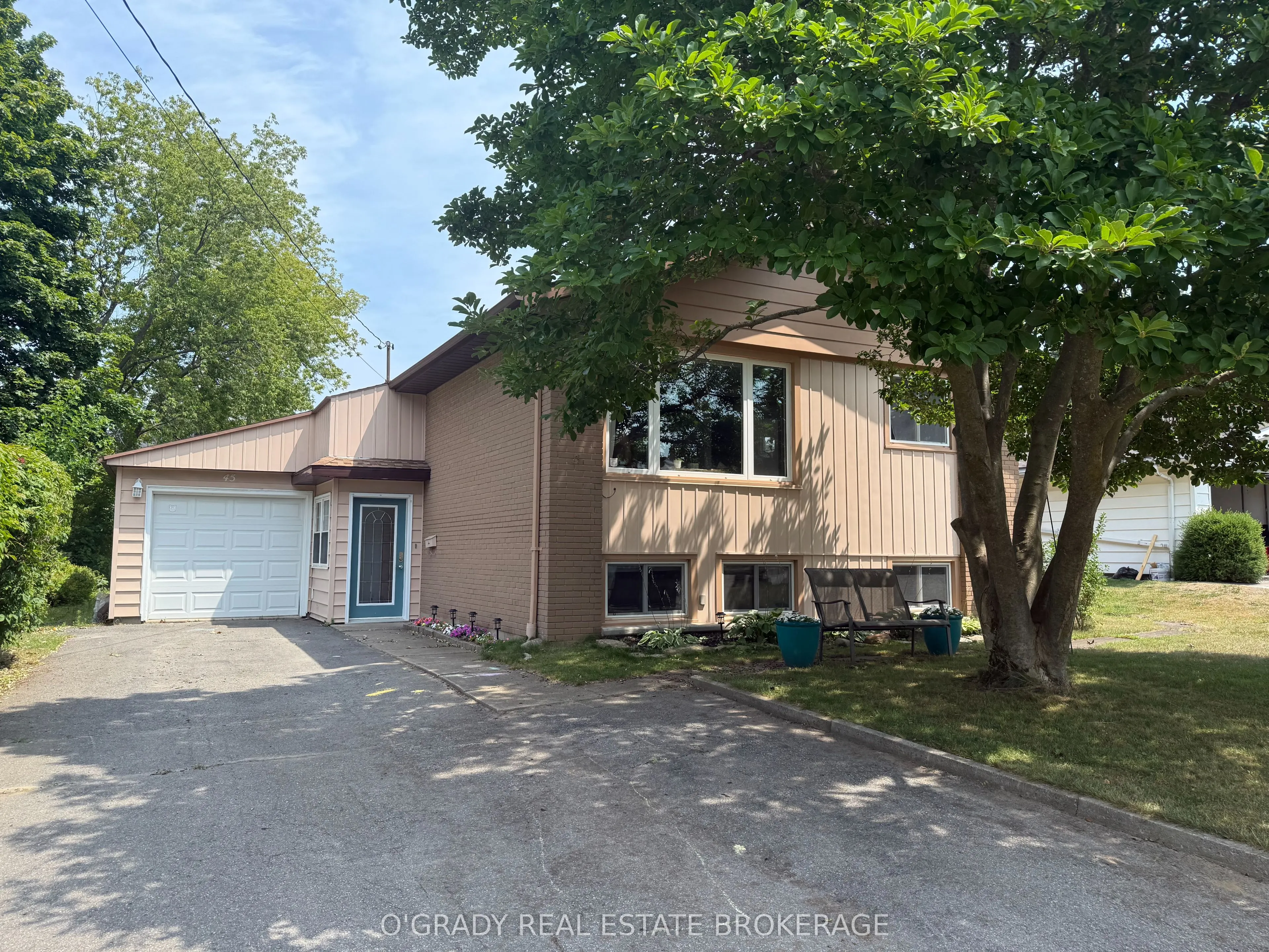 45 Davison Avenue