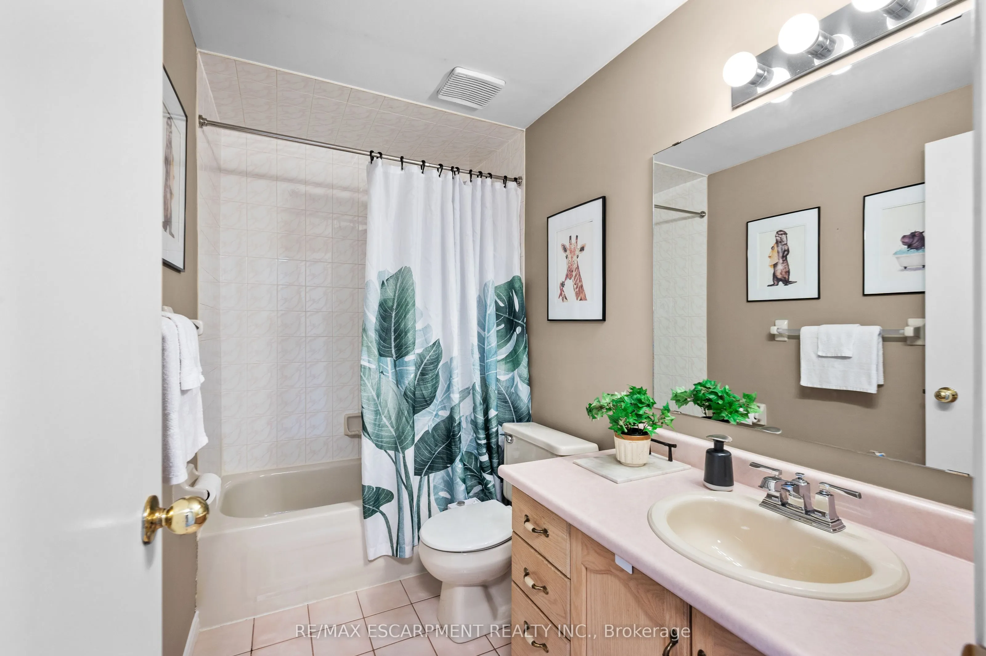 610 Barton Street, #12