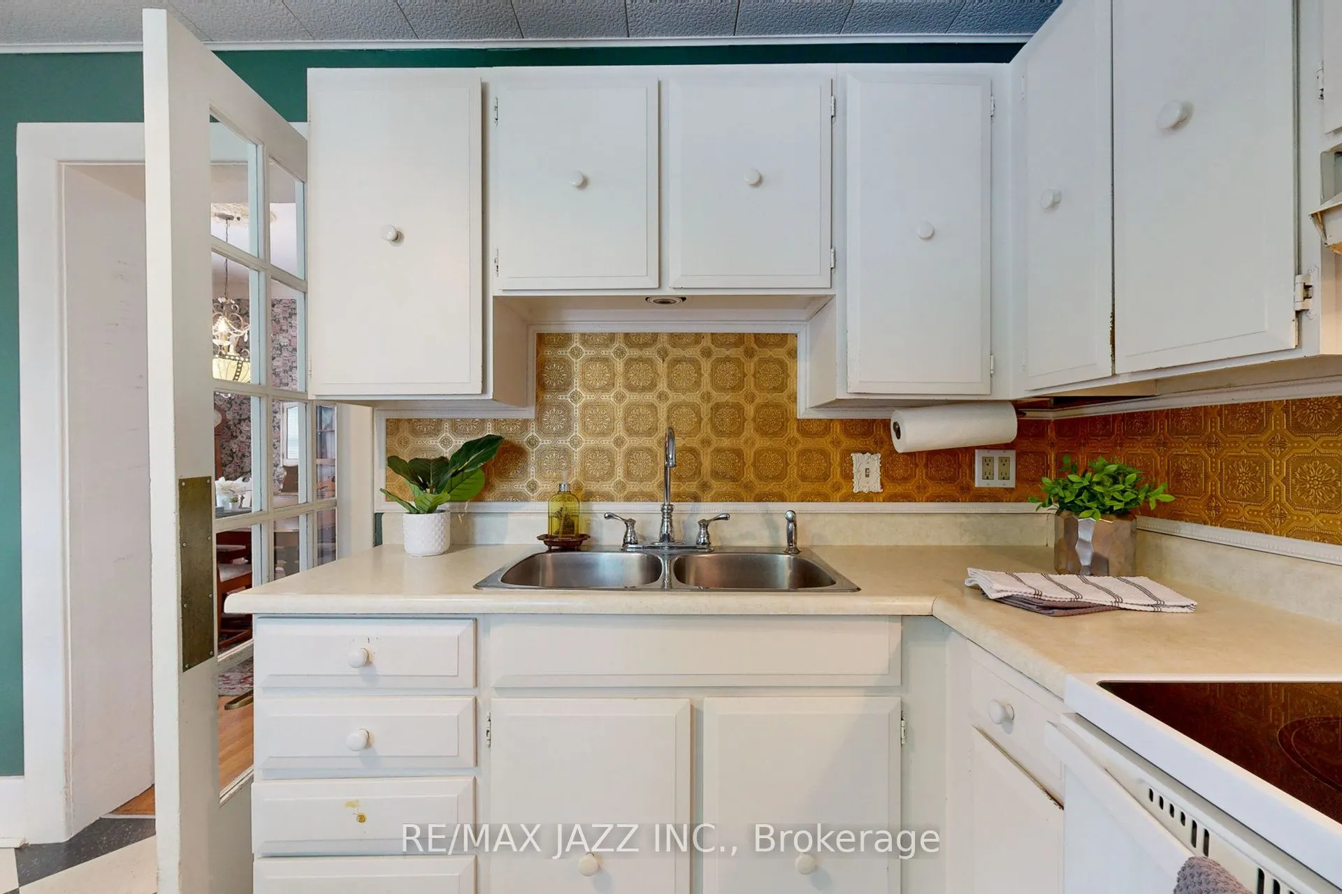 243 Brant Avenue
