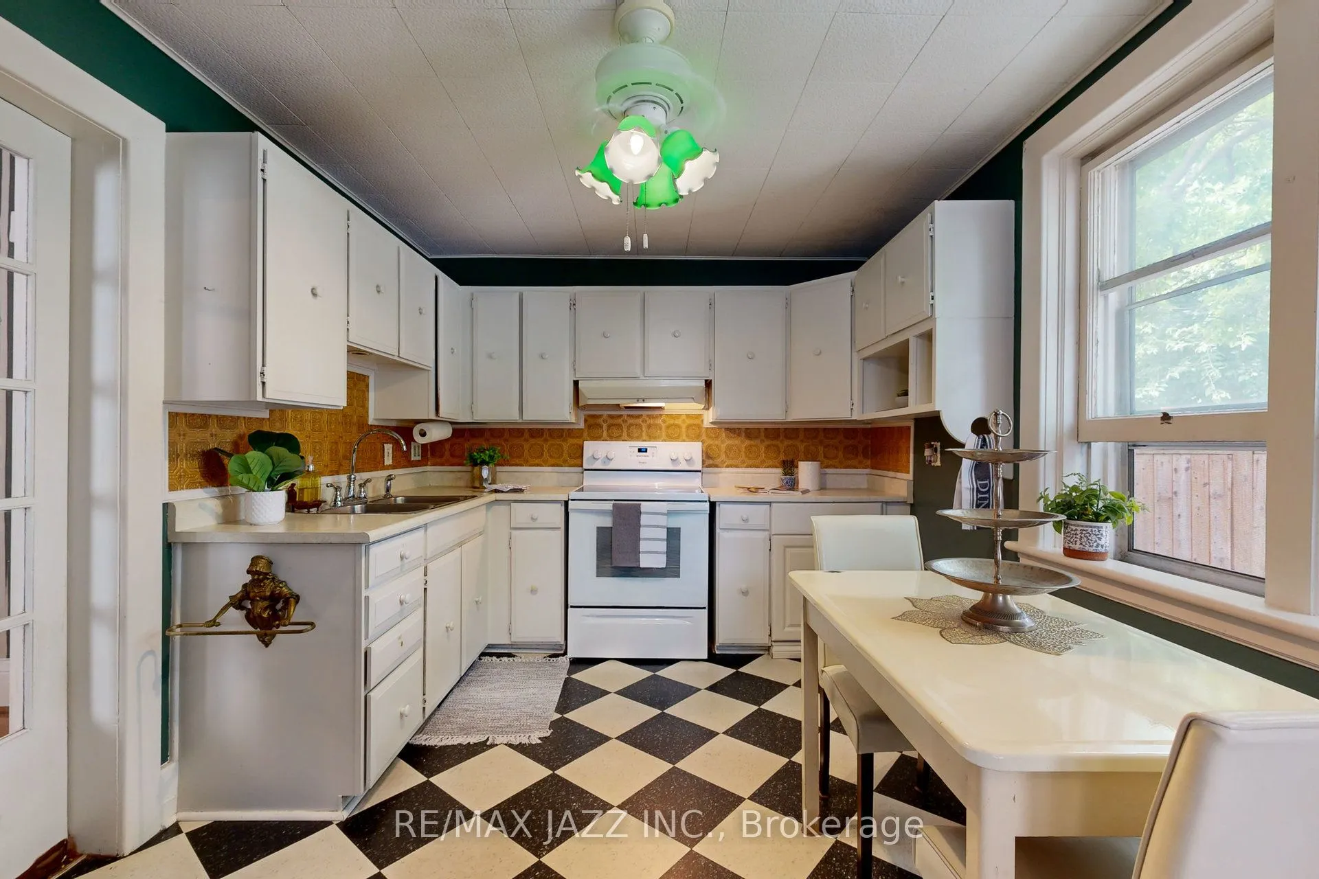 243 Brant Avenue