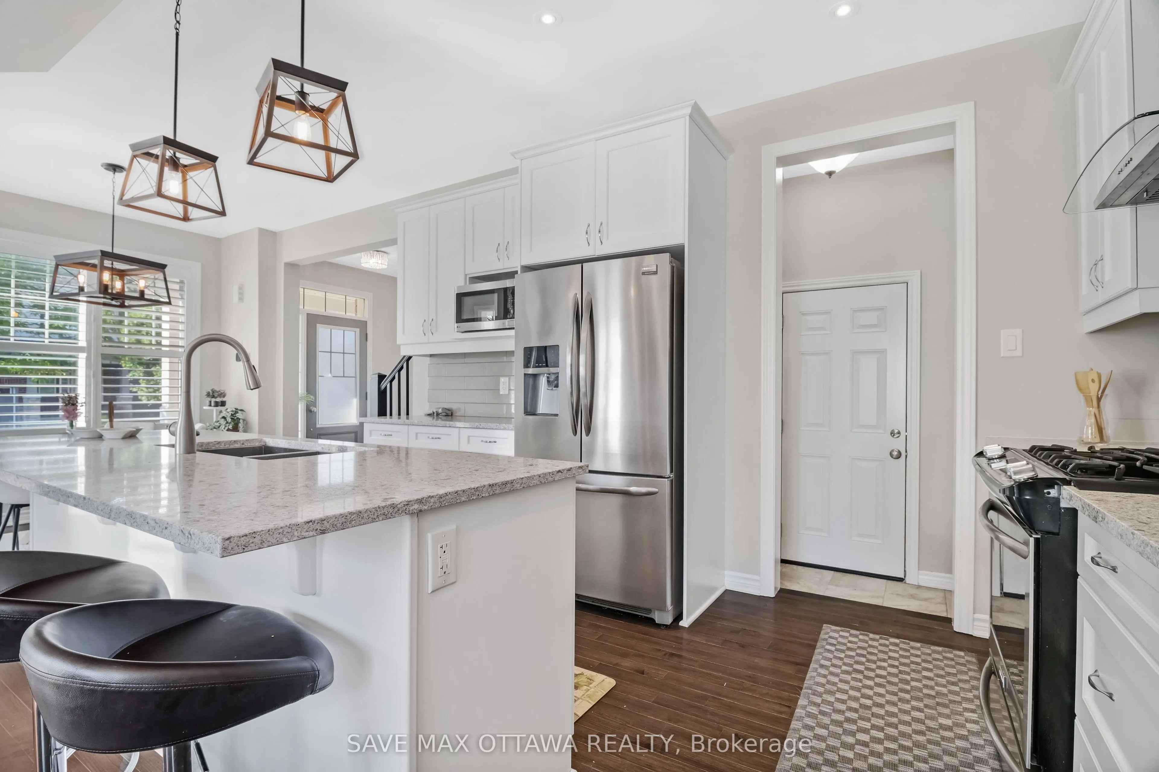657 Broad Cove Crescent