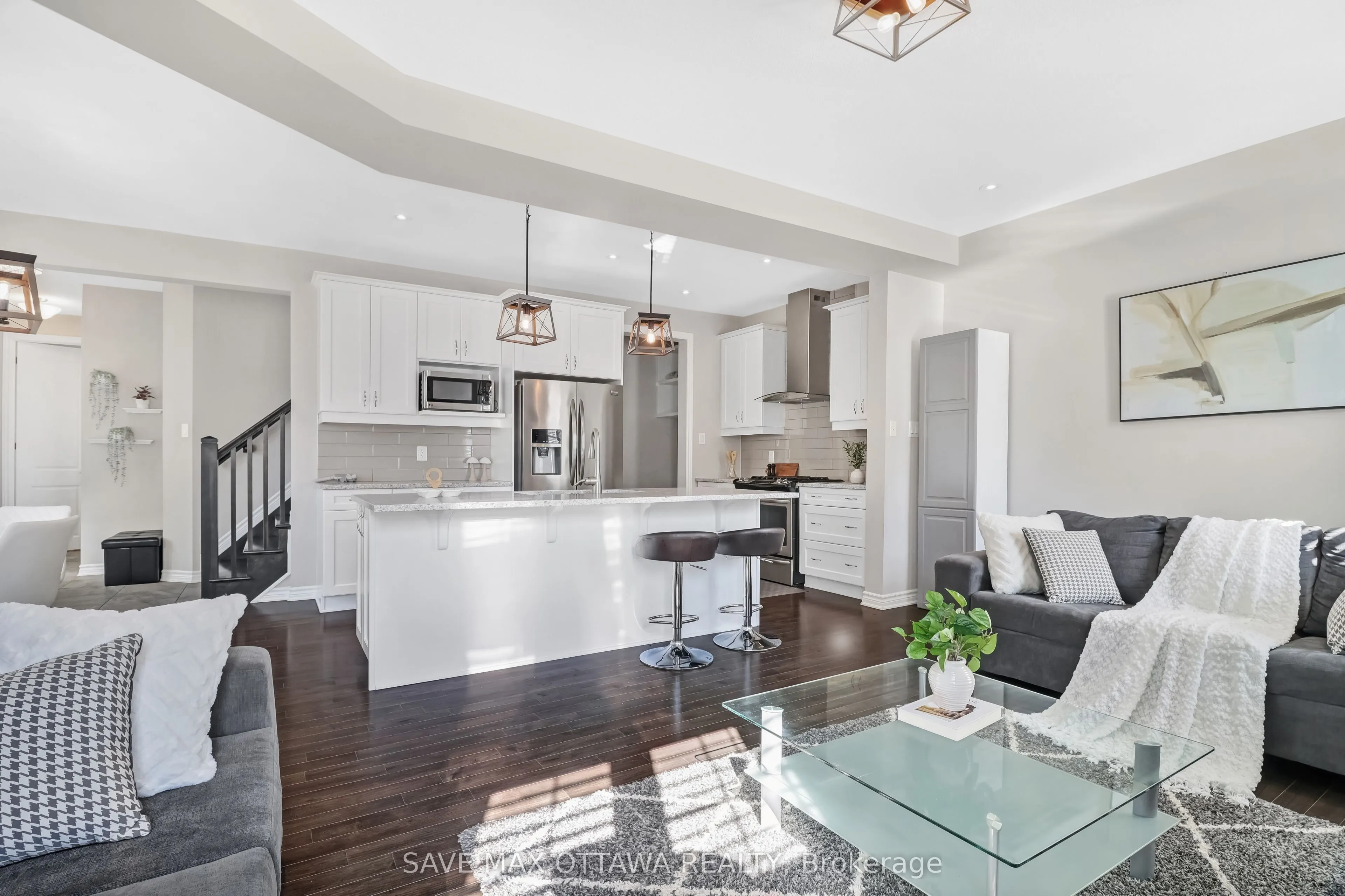 657 Broad Cove Crescent