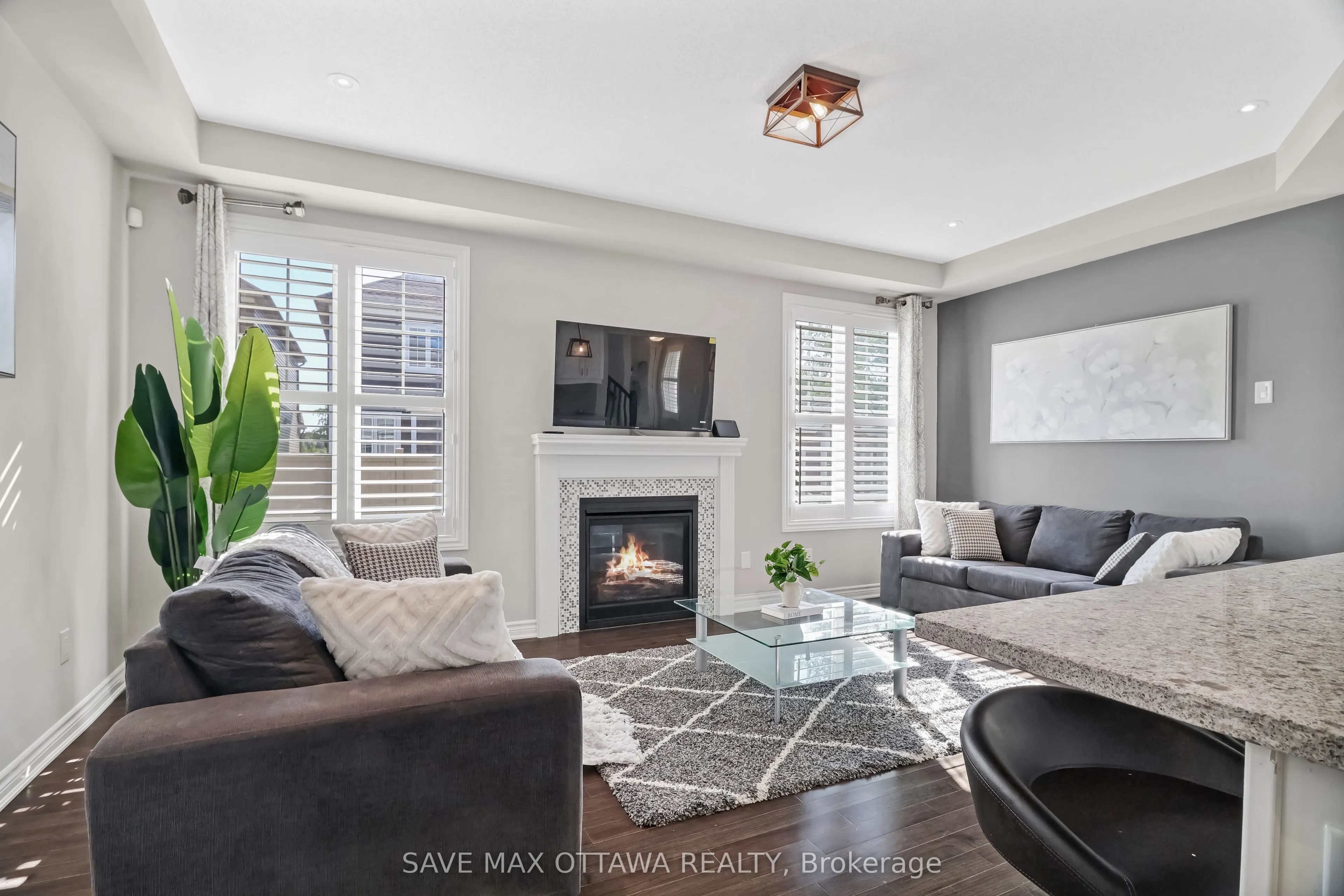 657 Broad Cove Crescent