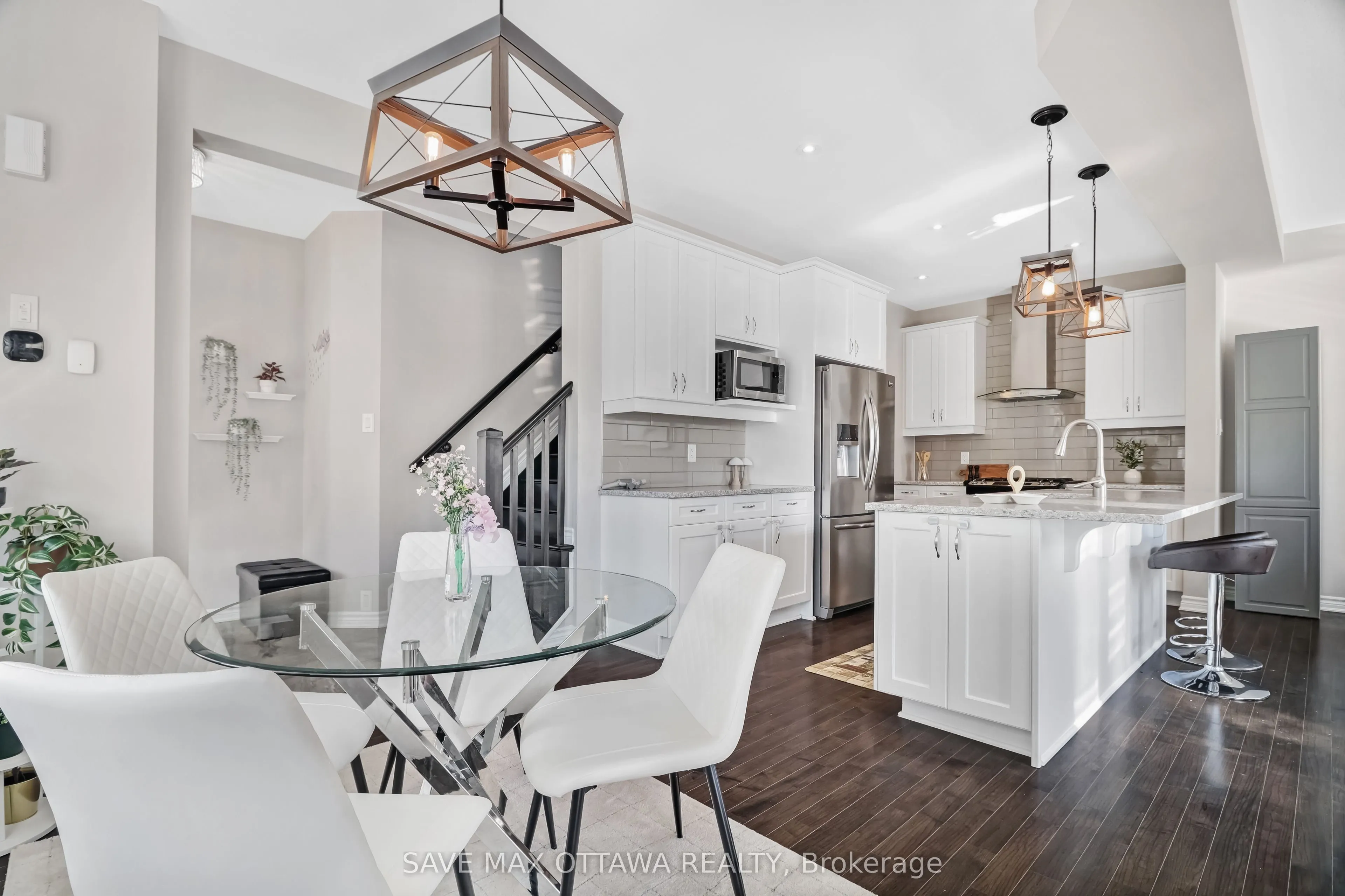 657 Broad Cove Crescent