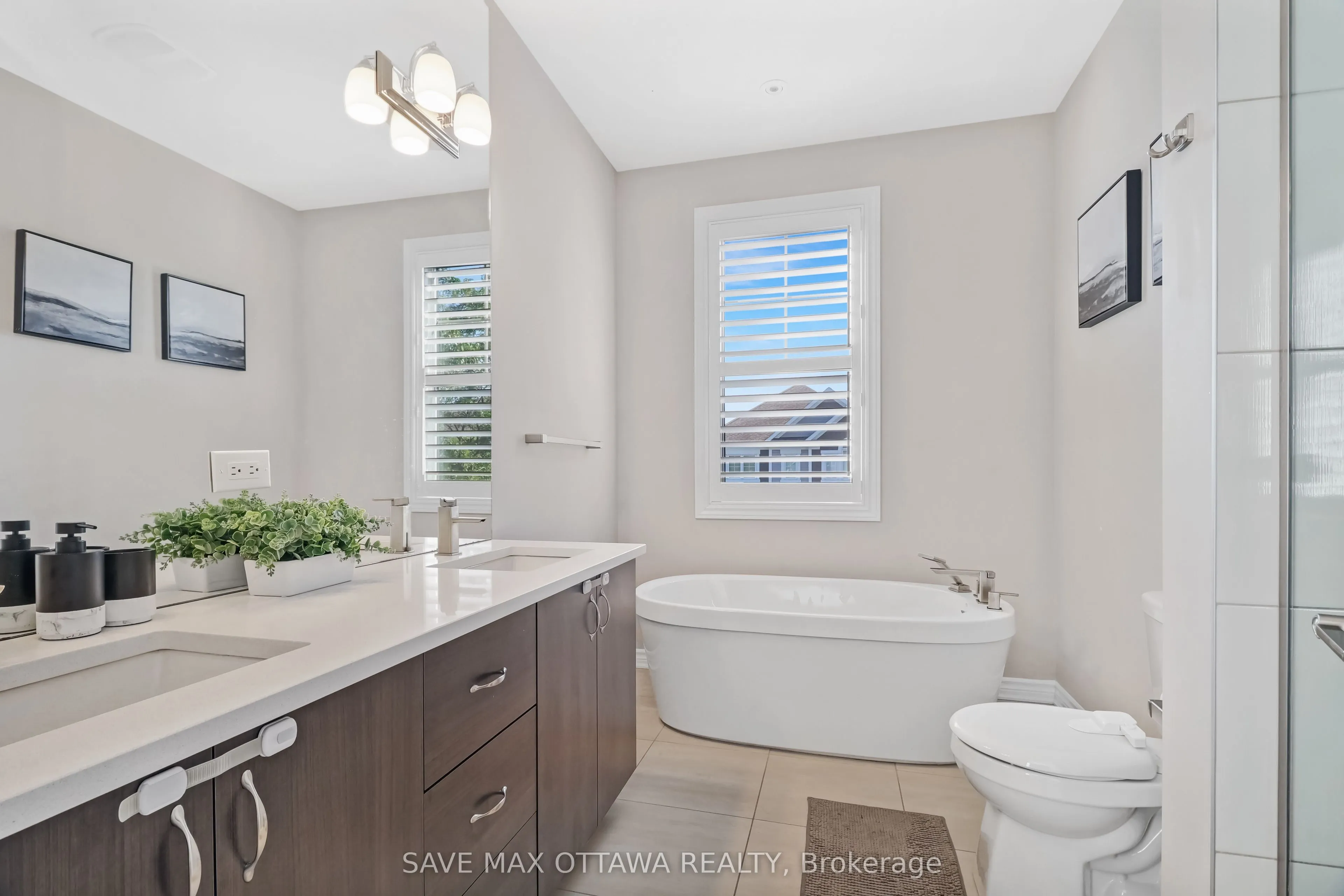 657 Broad Cove Crescent