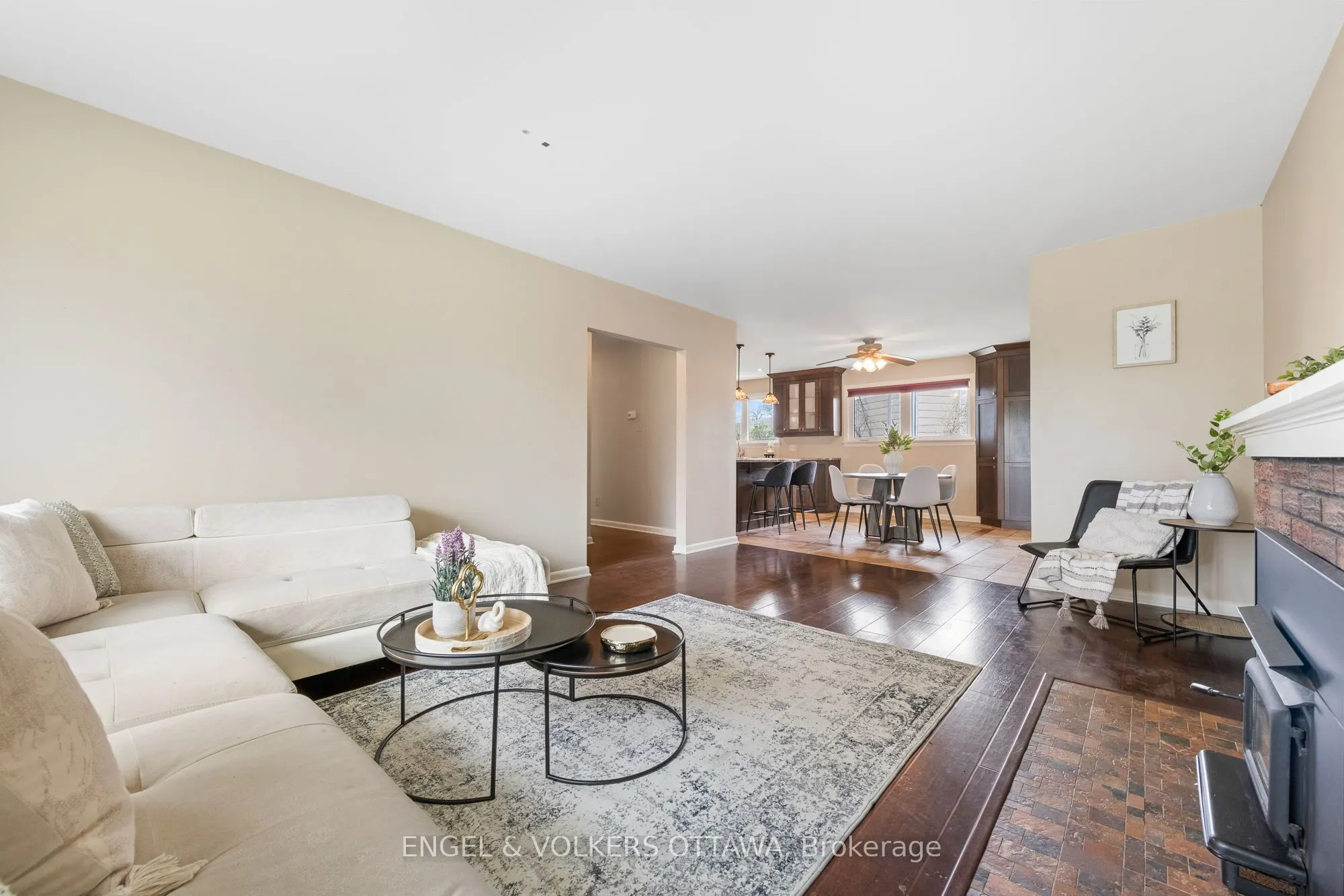 989 Connaught Avenue