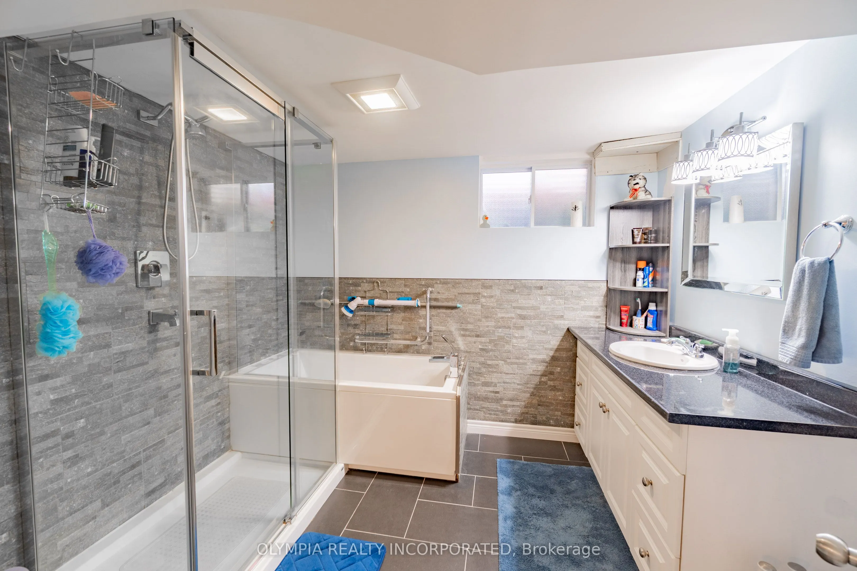8133 Sarah Street