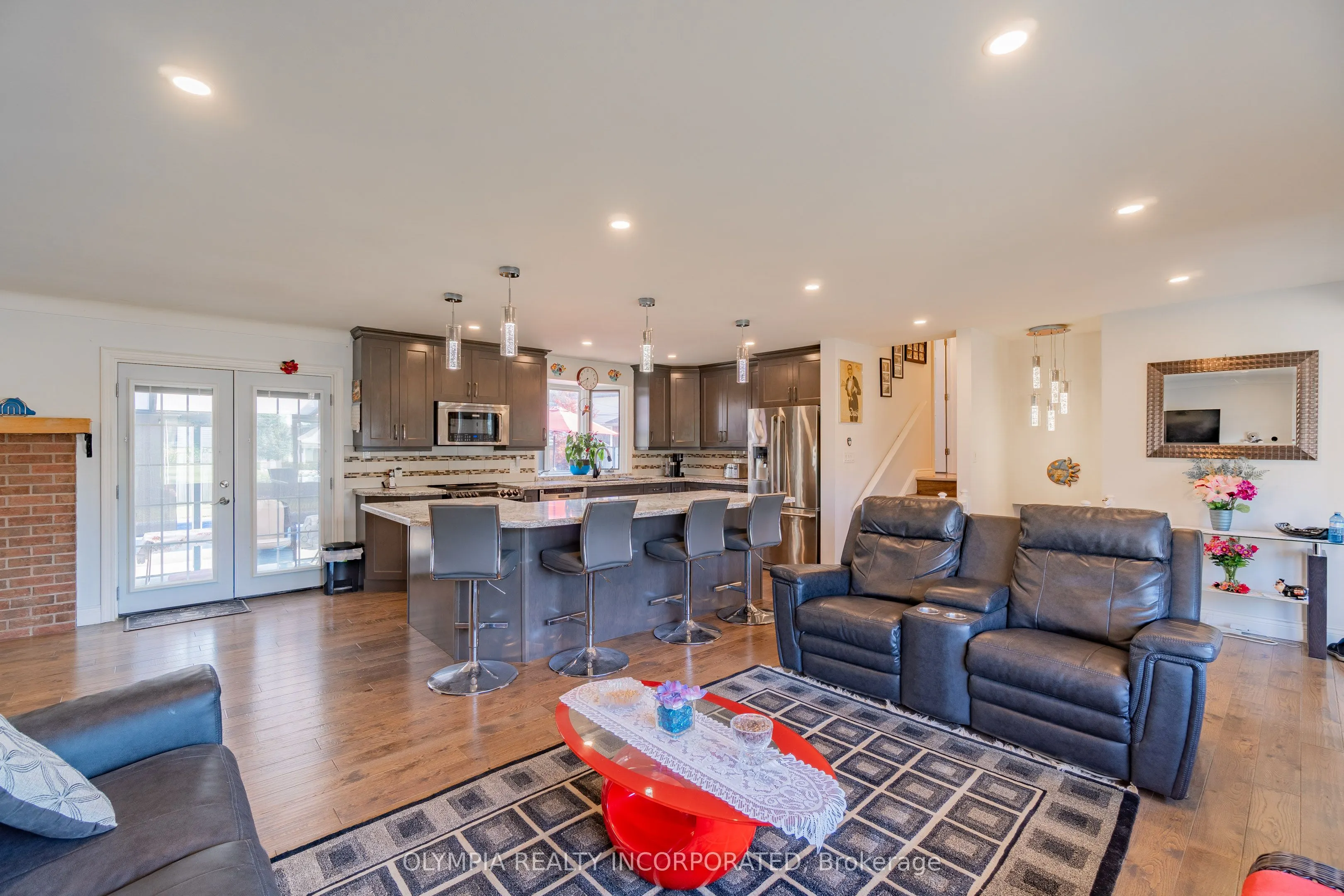 8133 Sarah Street