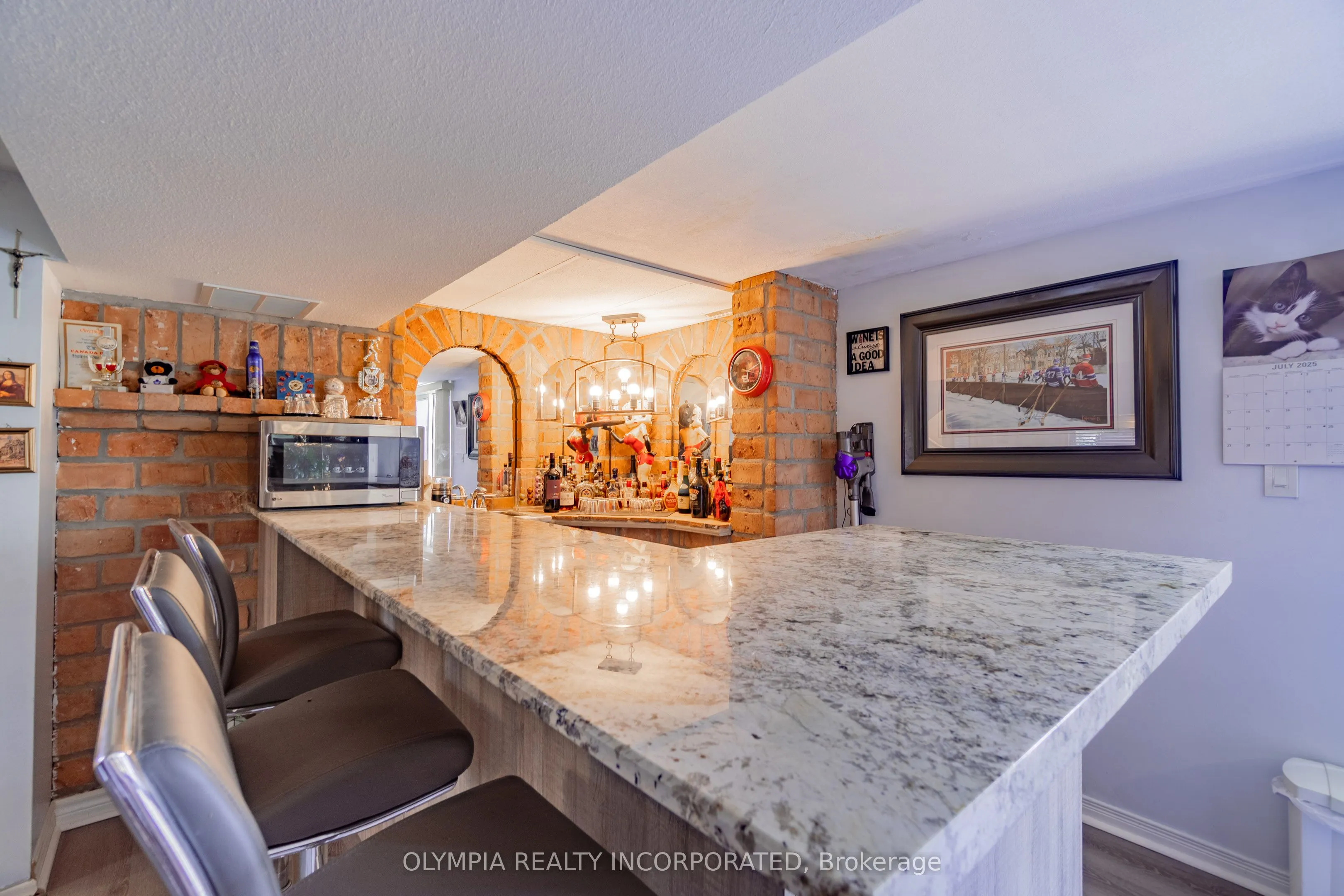 8133 Sarah Street