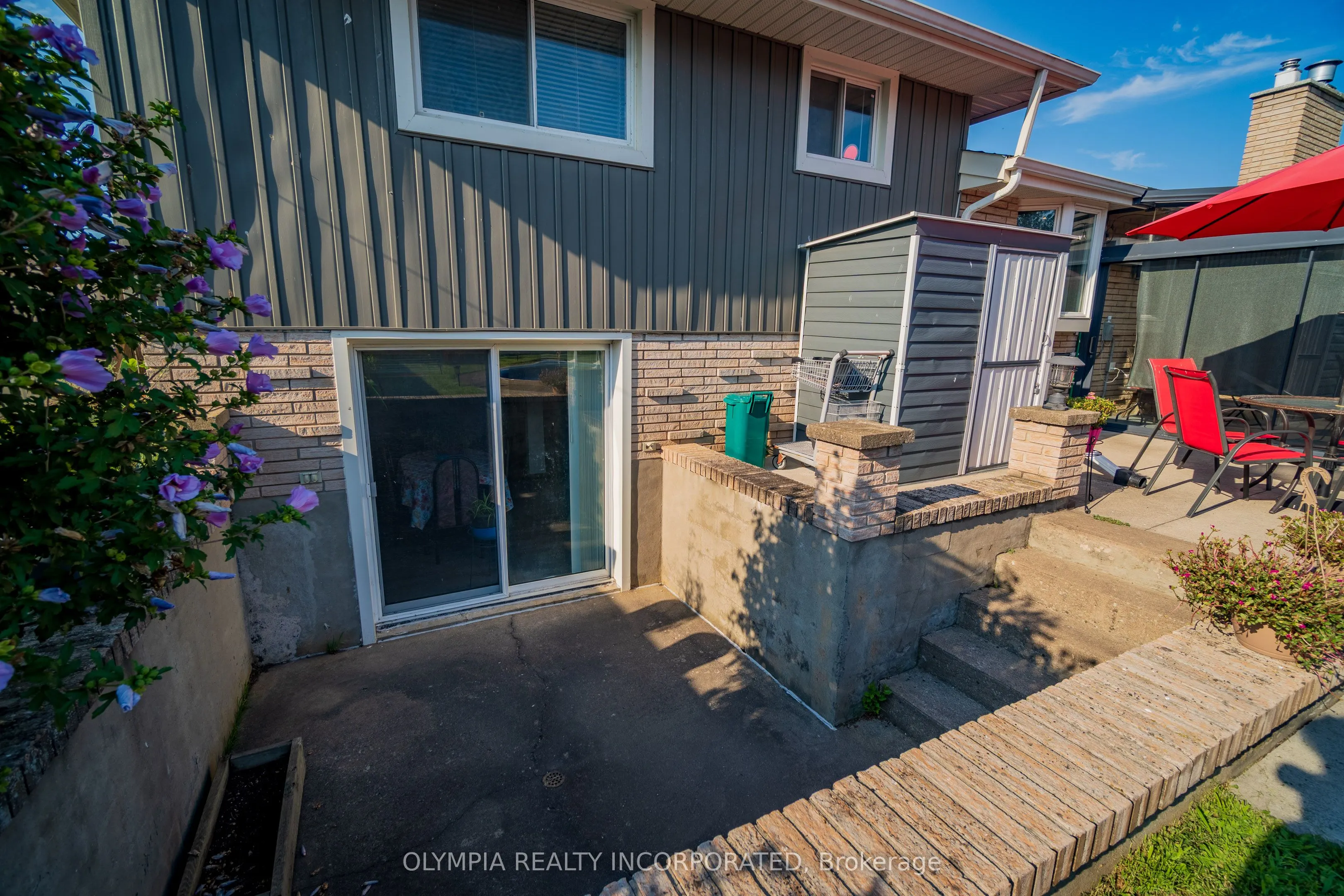 8133 Sarah Street