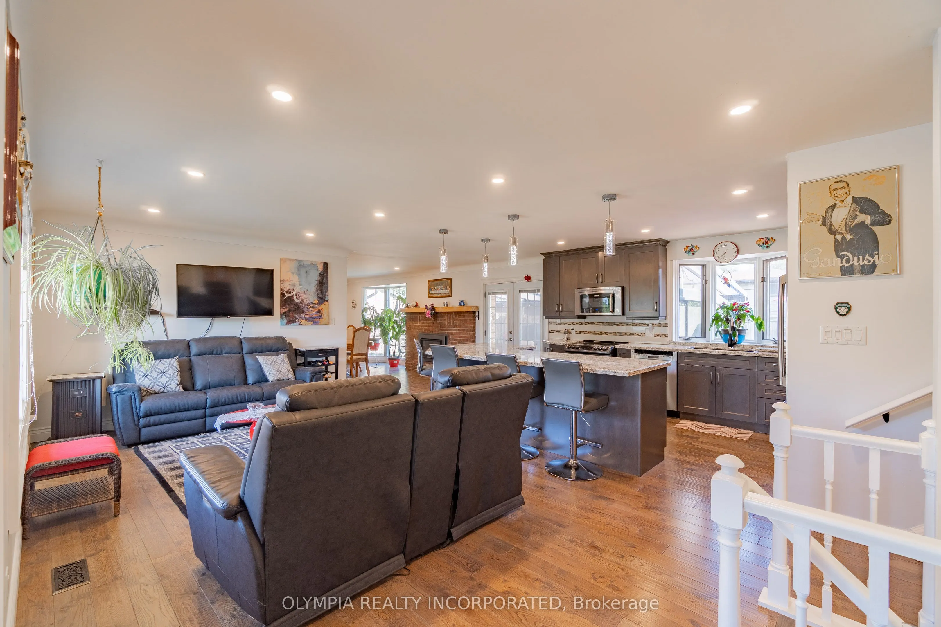 8133 Sarah Street