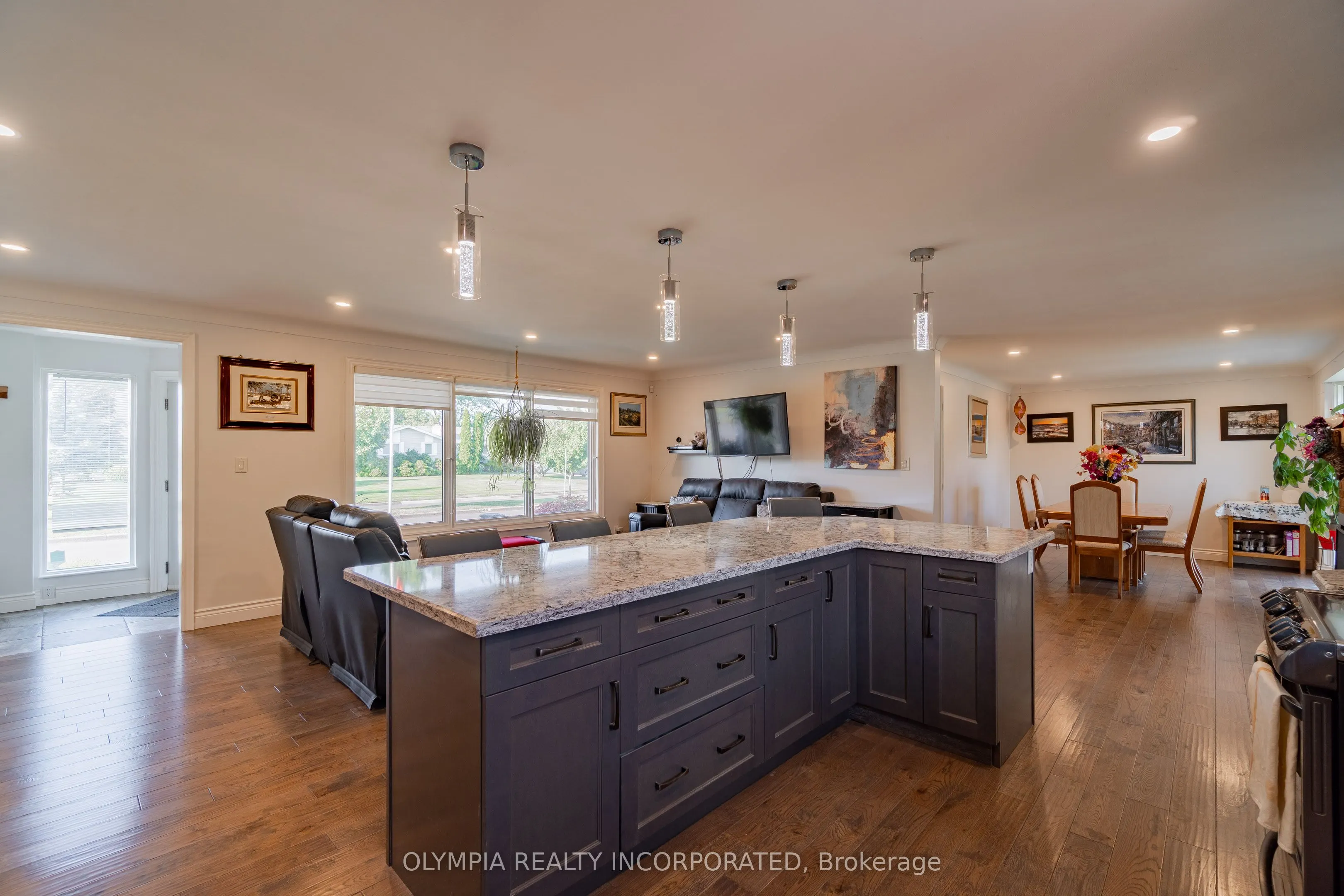 8133 Sarah Street