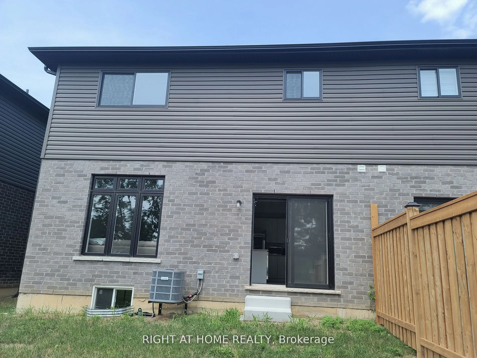 533A Grey Street