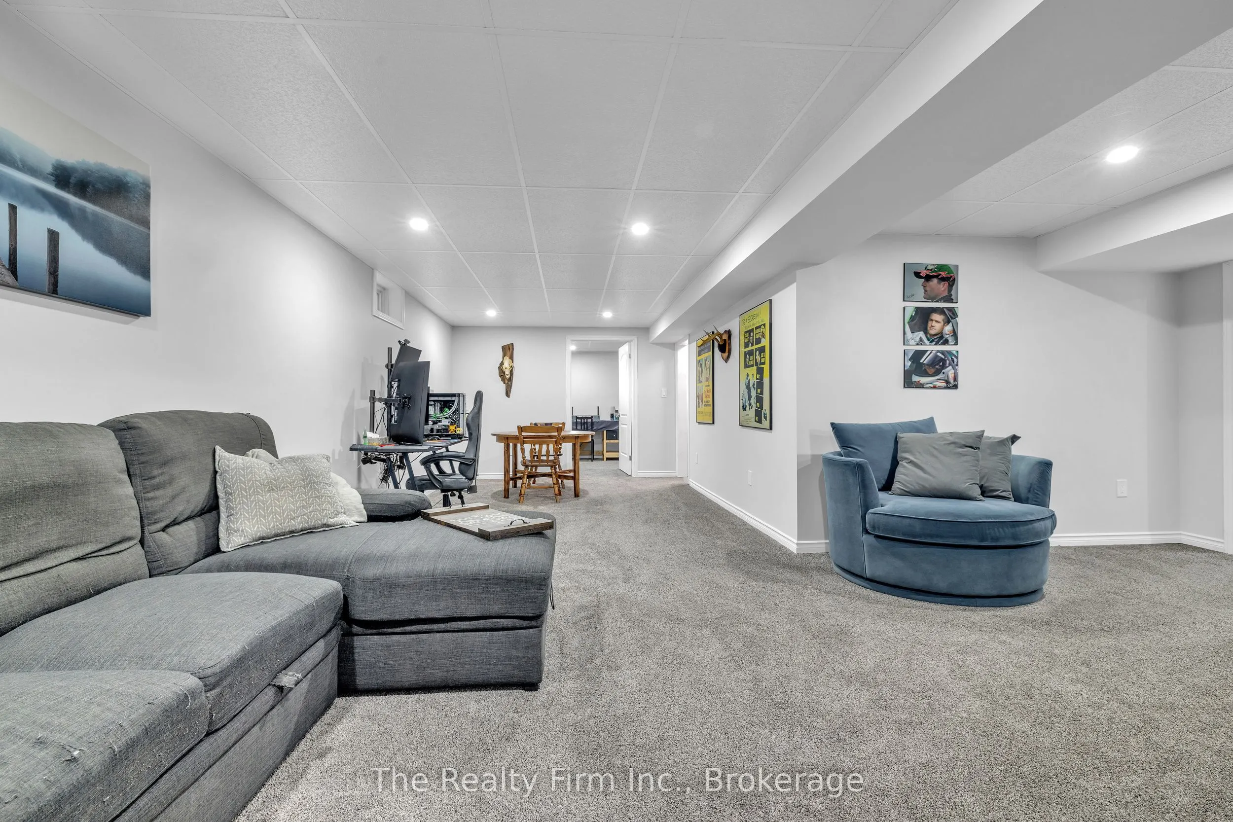 4 Tompkins Court