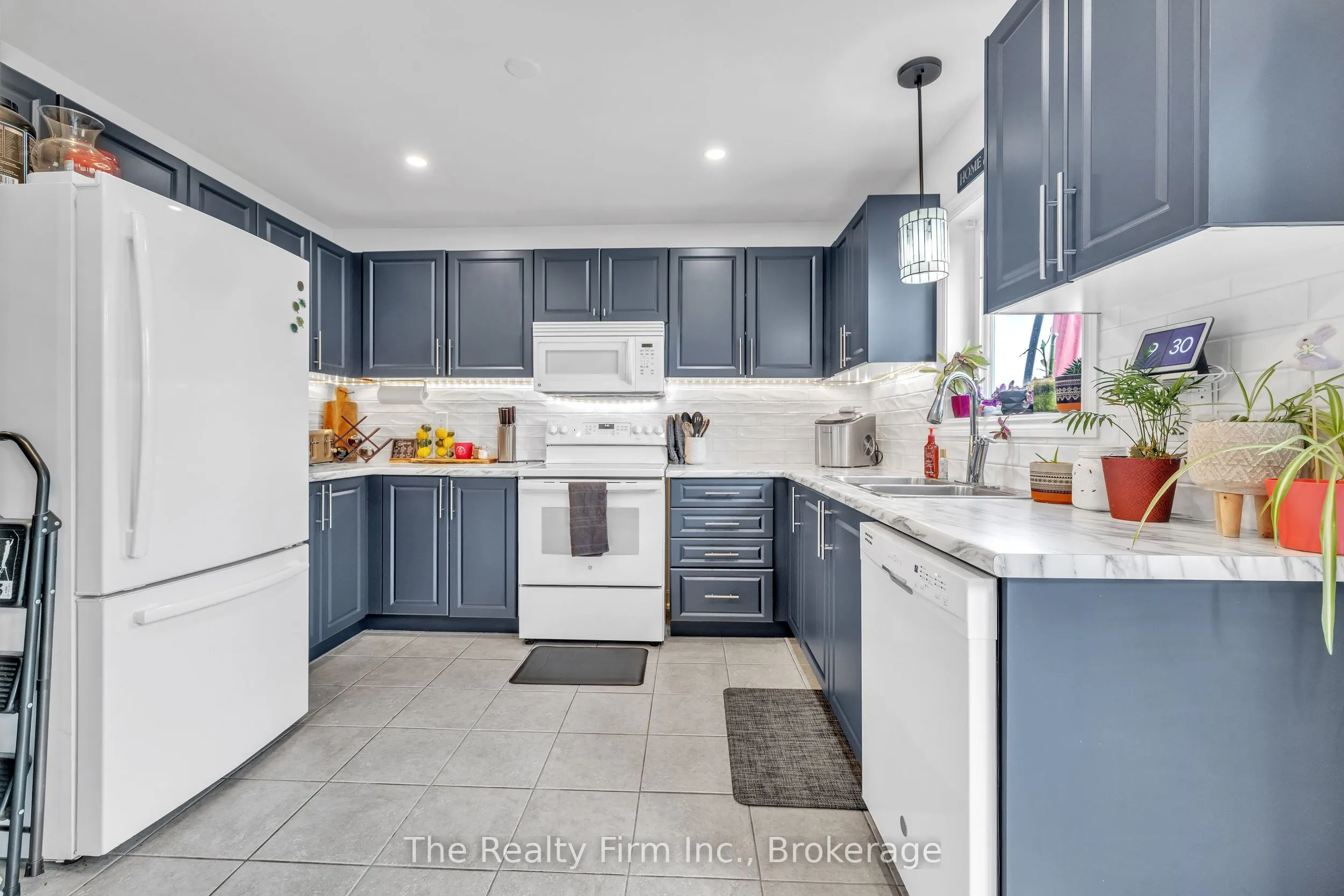 4 Tompkins Court