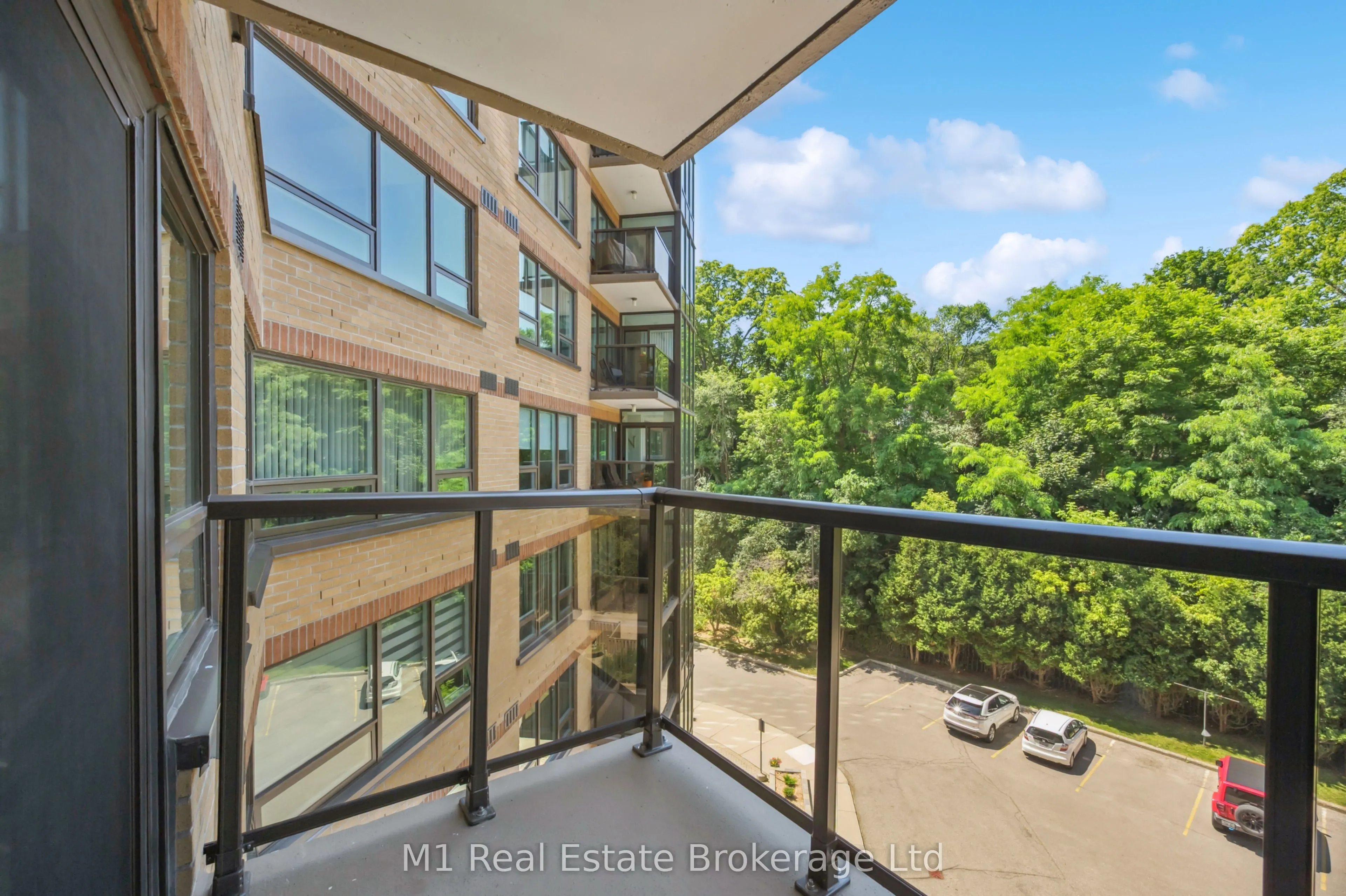 237 King Street W, #506