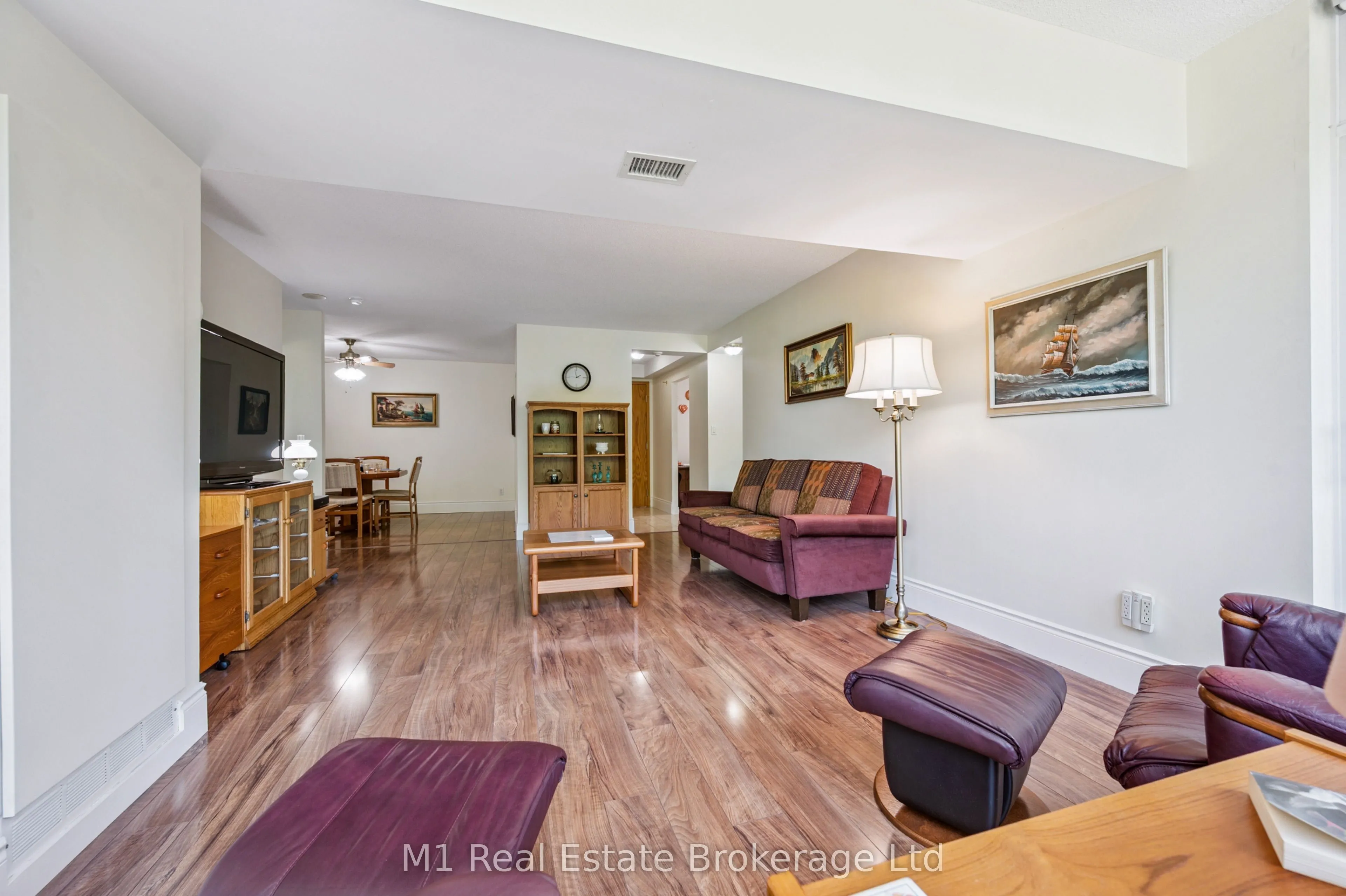 237 King Street W, #506
