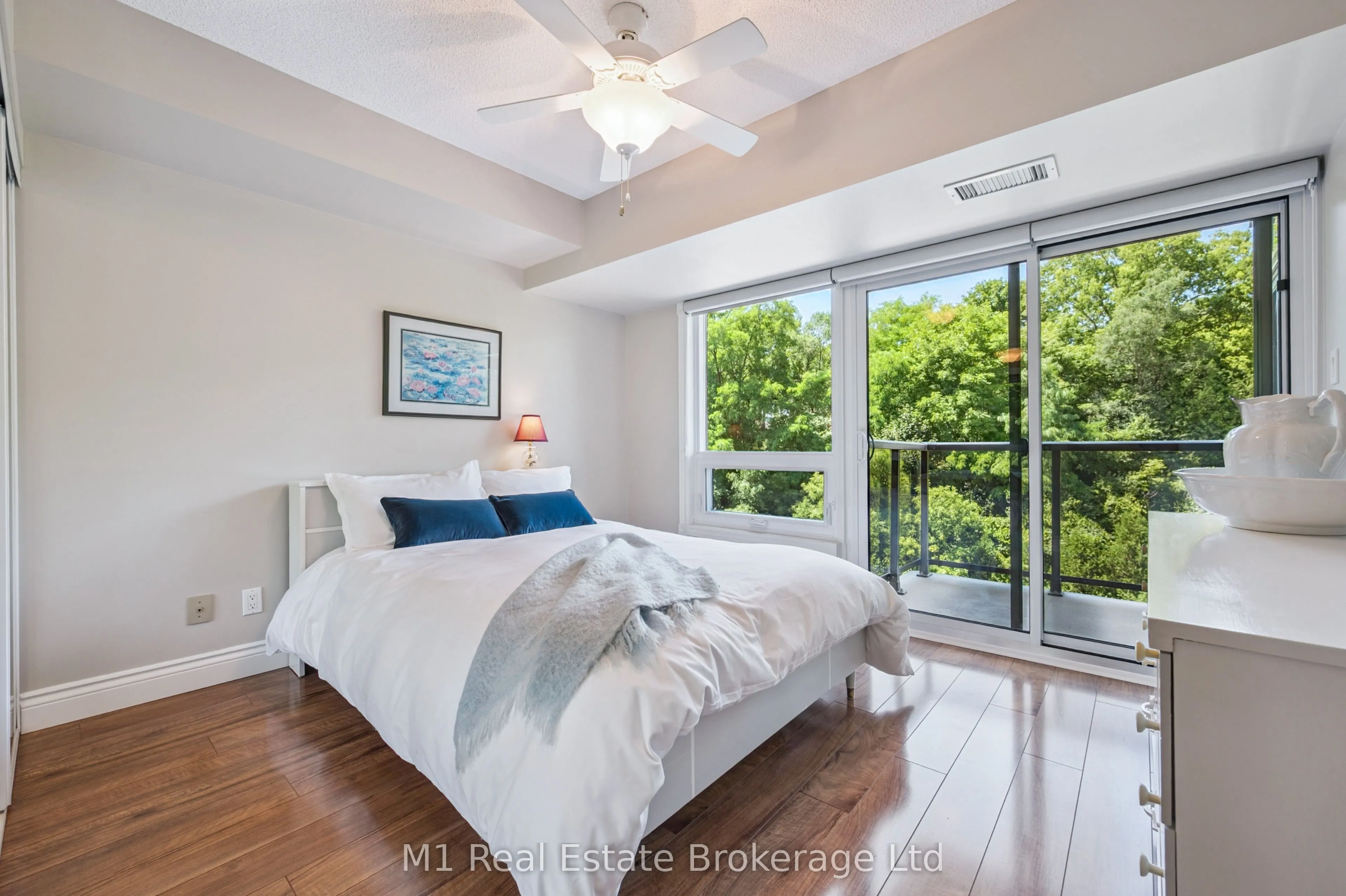 237 King Street W, #506