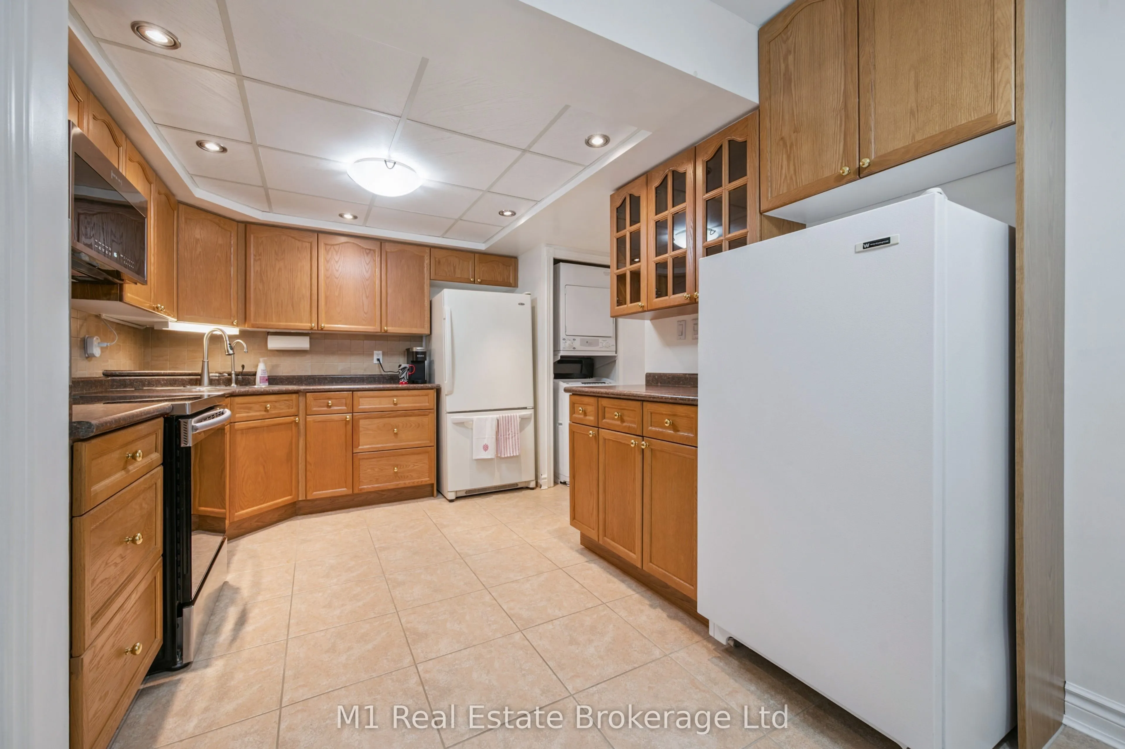 237 King Street W, #506