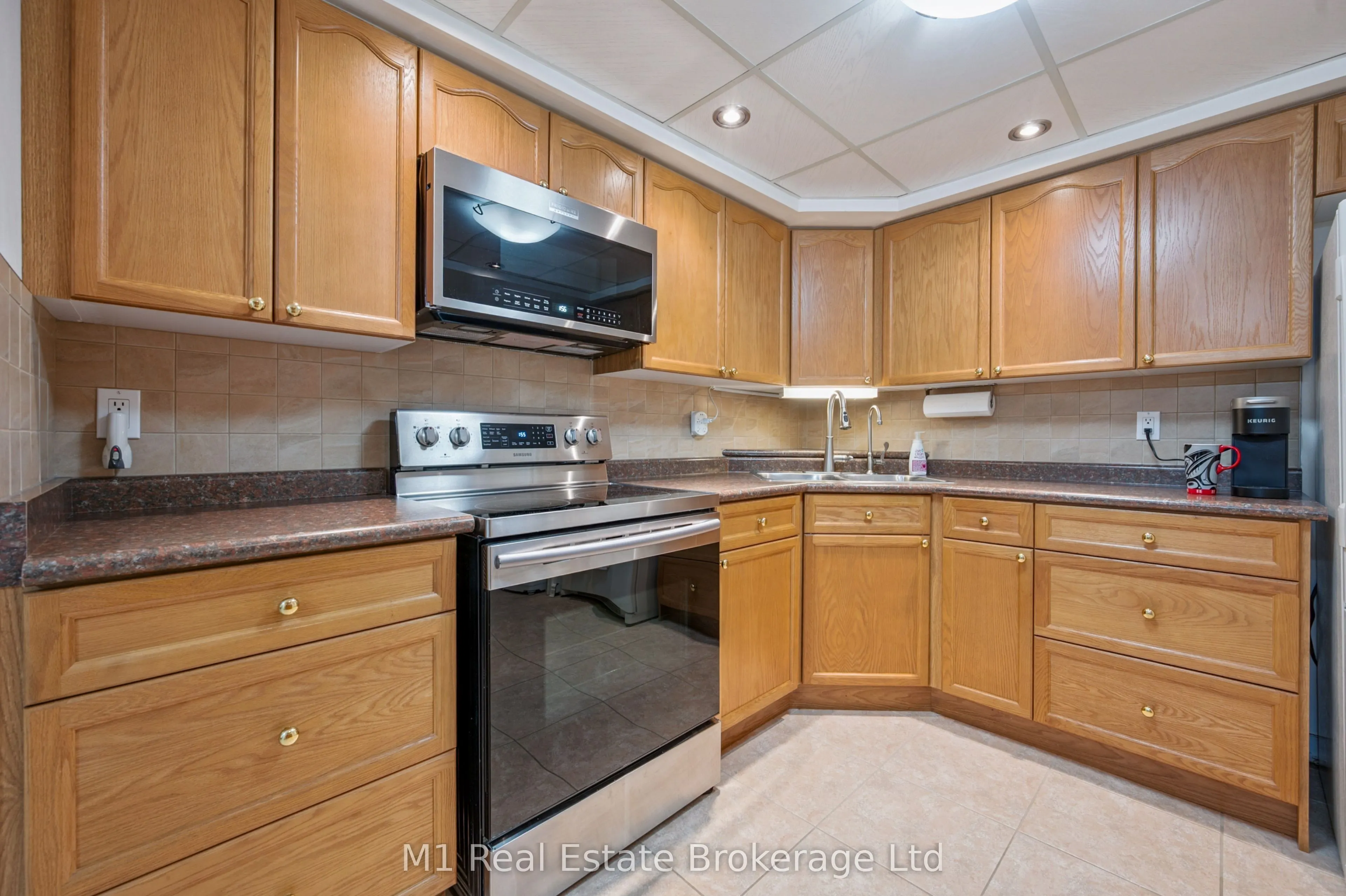 237 King Street W, #506