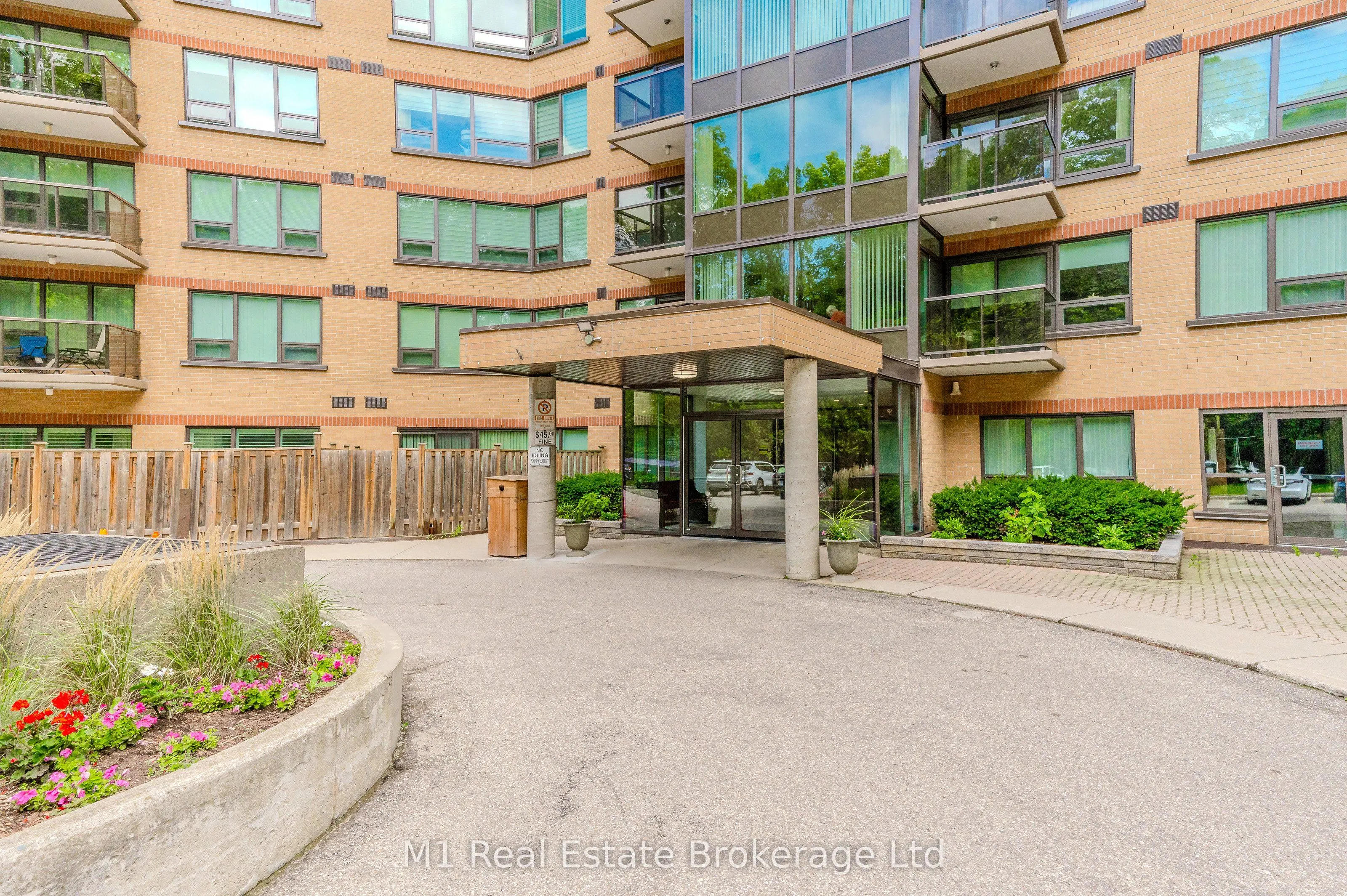 237 King Street W, #506
