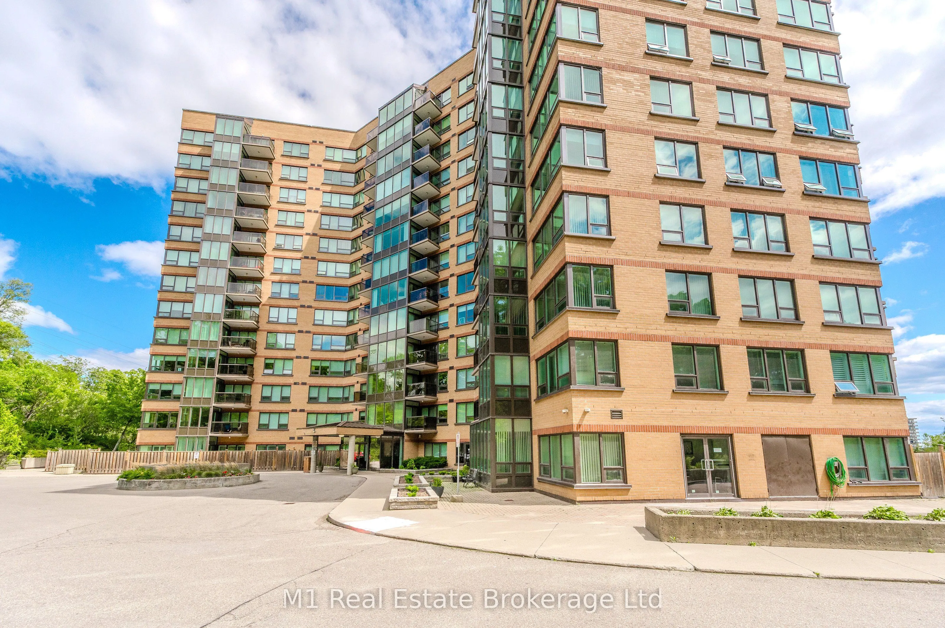 237 King Street W, #506