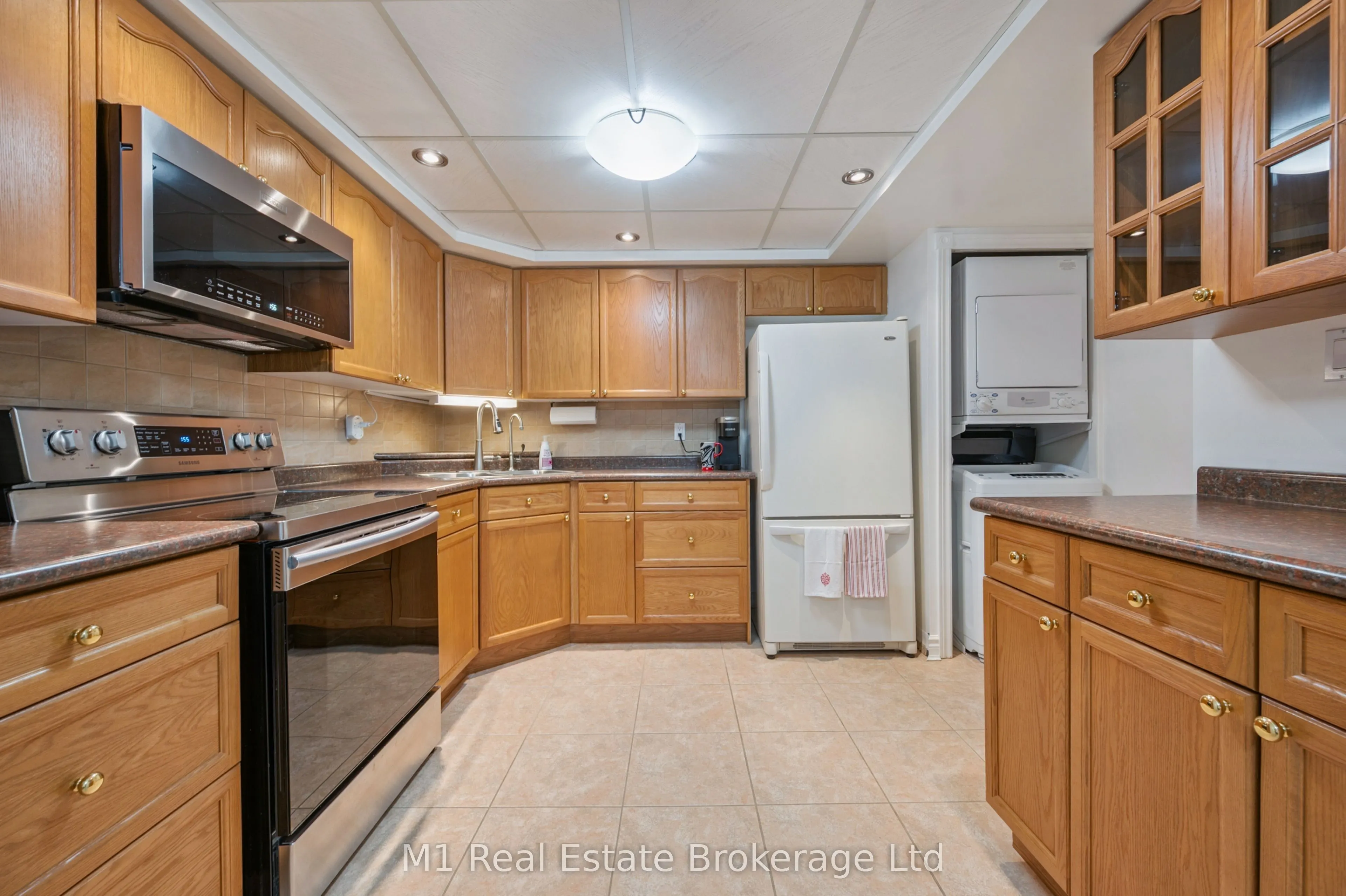 237 King Street W, #506