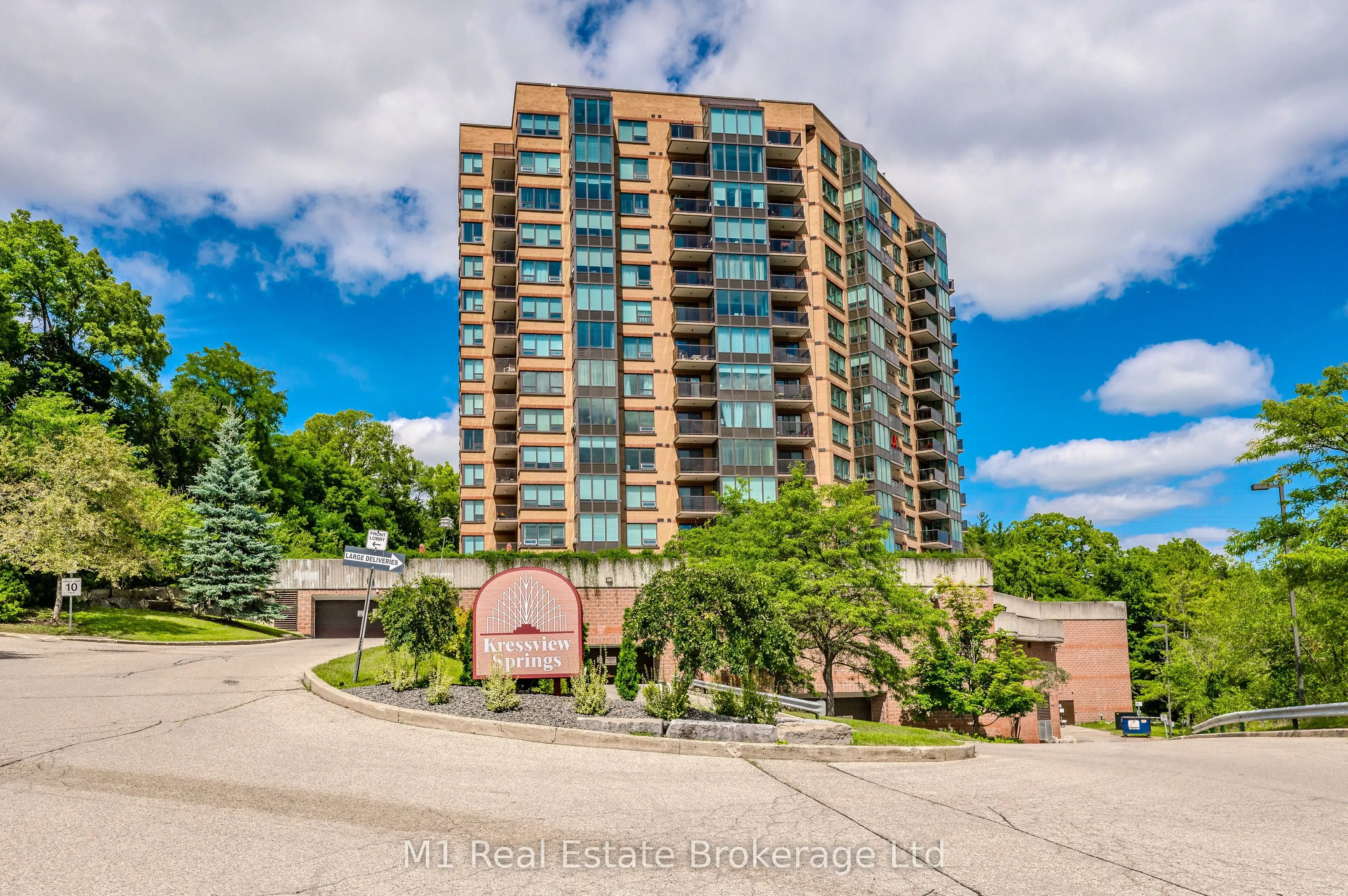 237 King Street W, #506