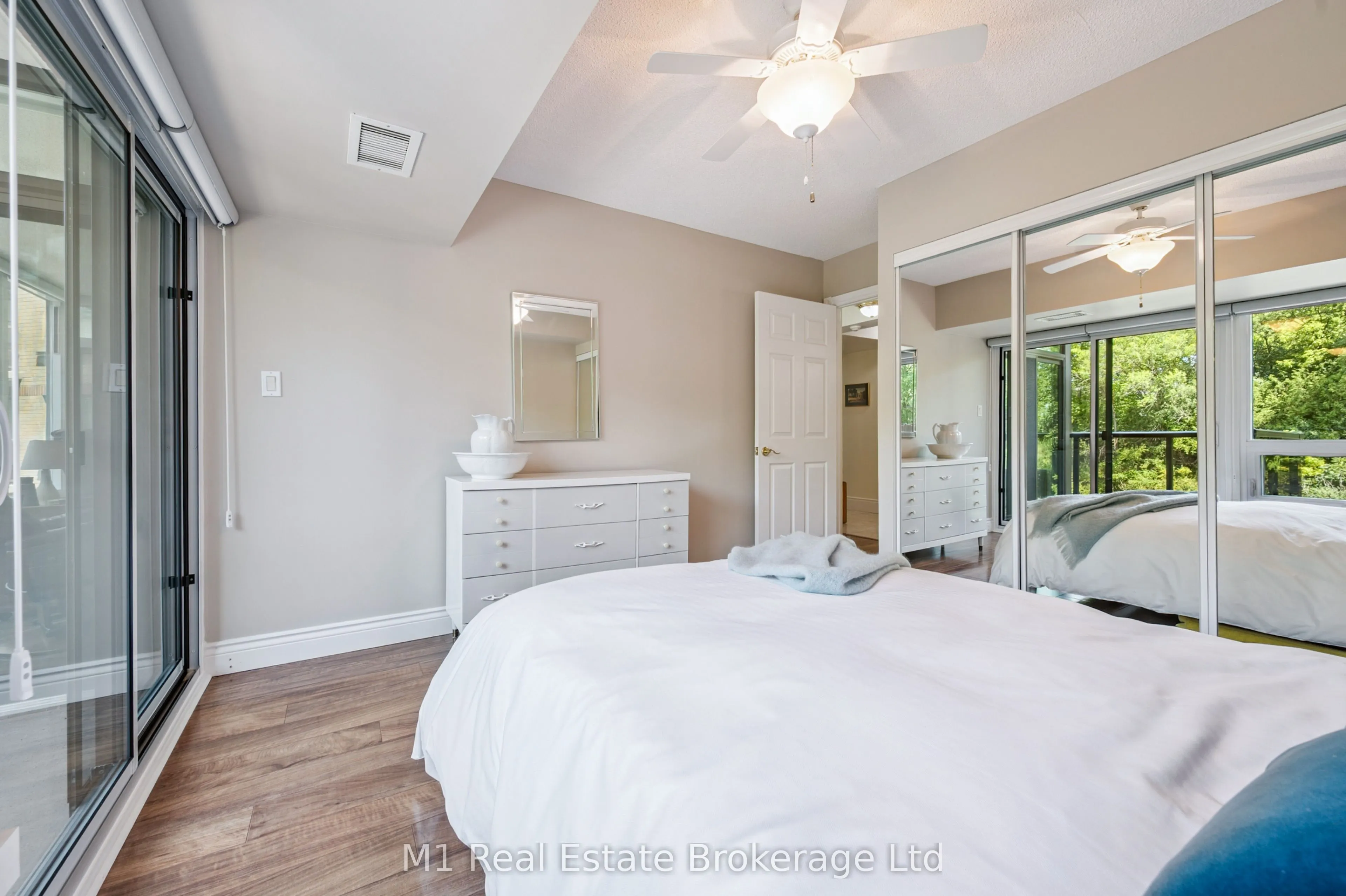 237 King Street W, #506