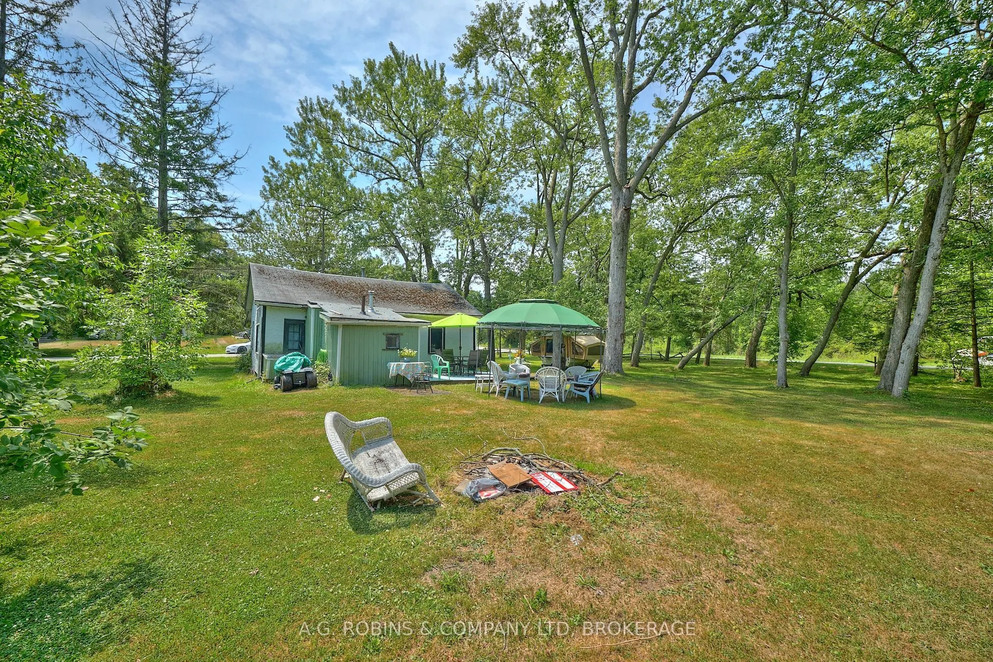 10598 Woodland Drive