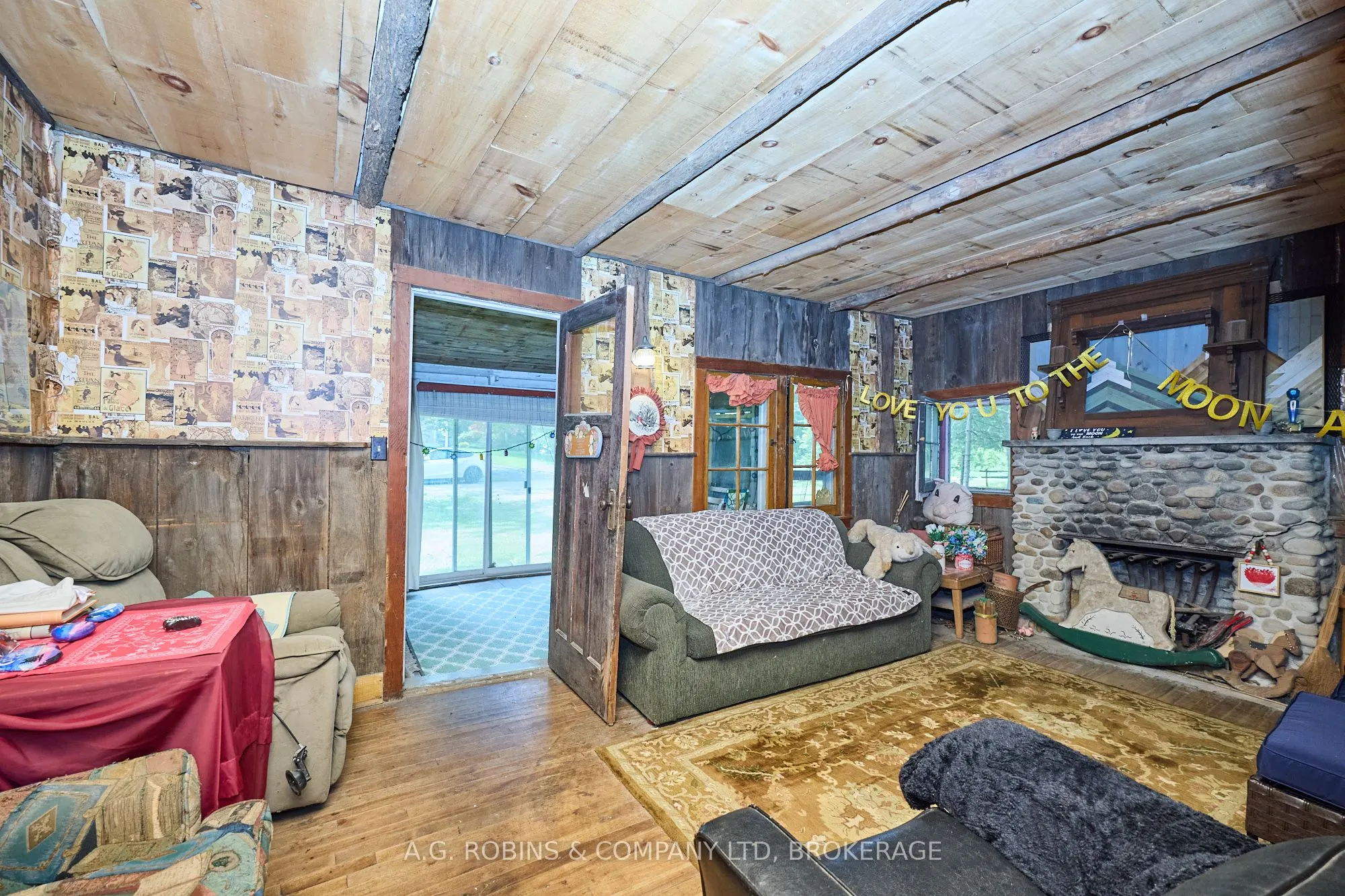 10598 Woodland Drive