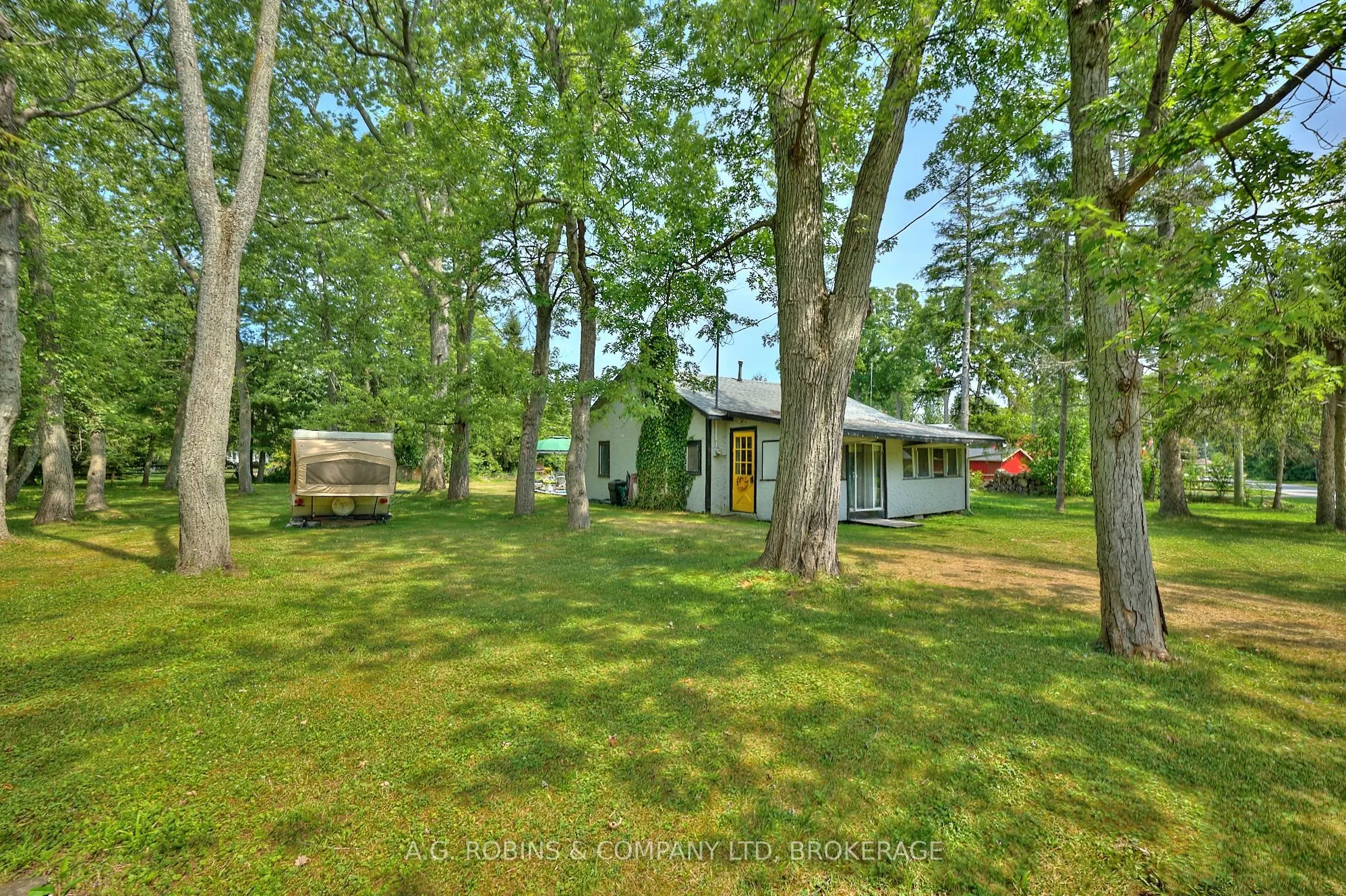10598 Woodland Drive