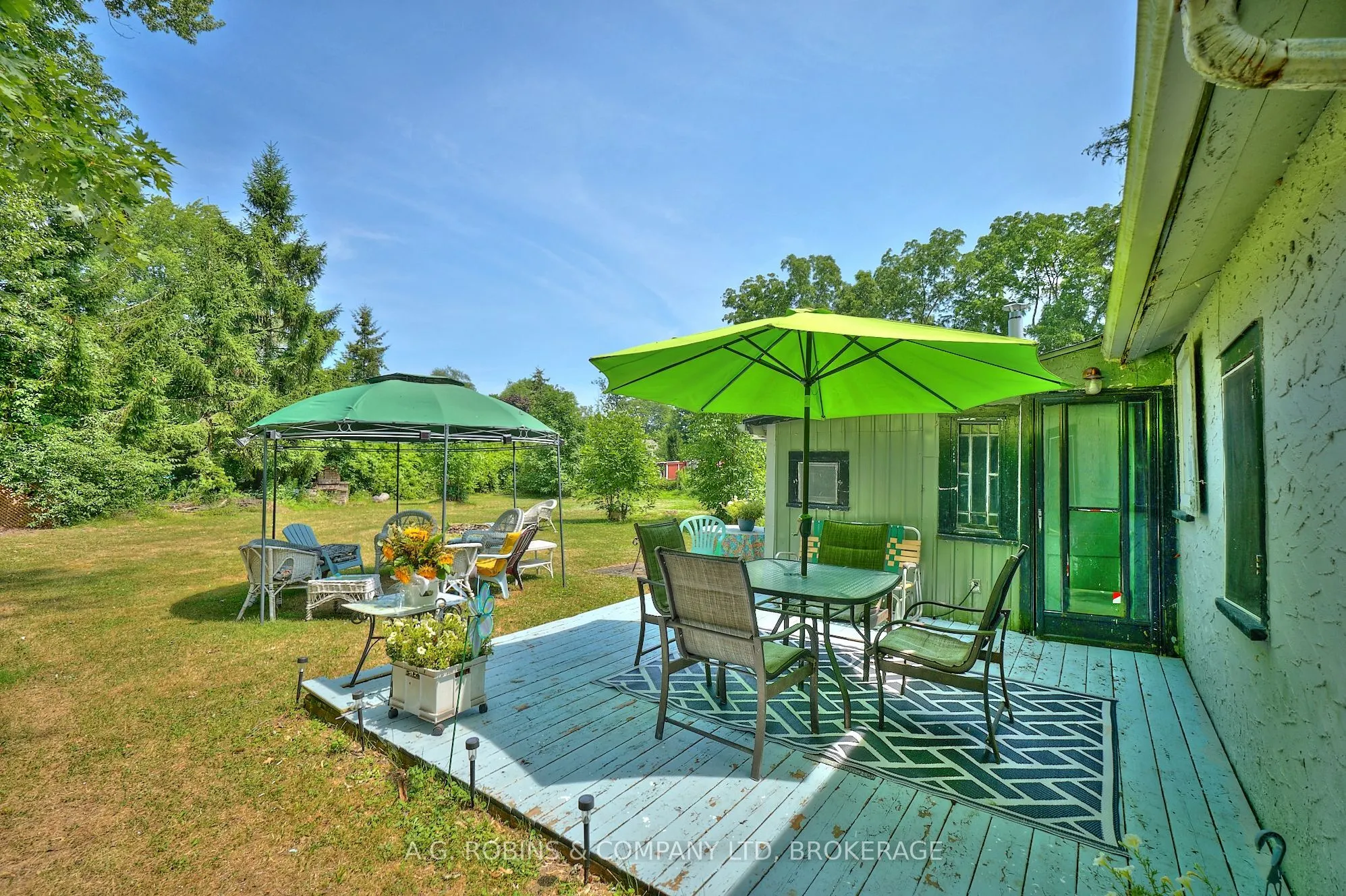 10598 Woodland Drive