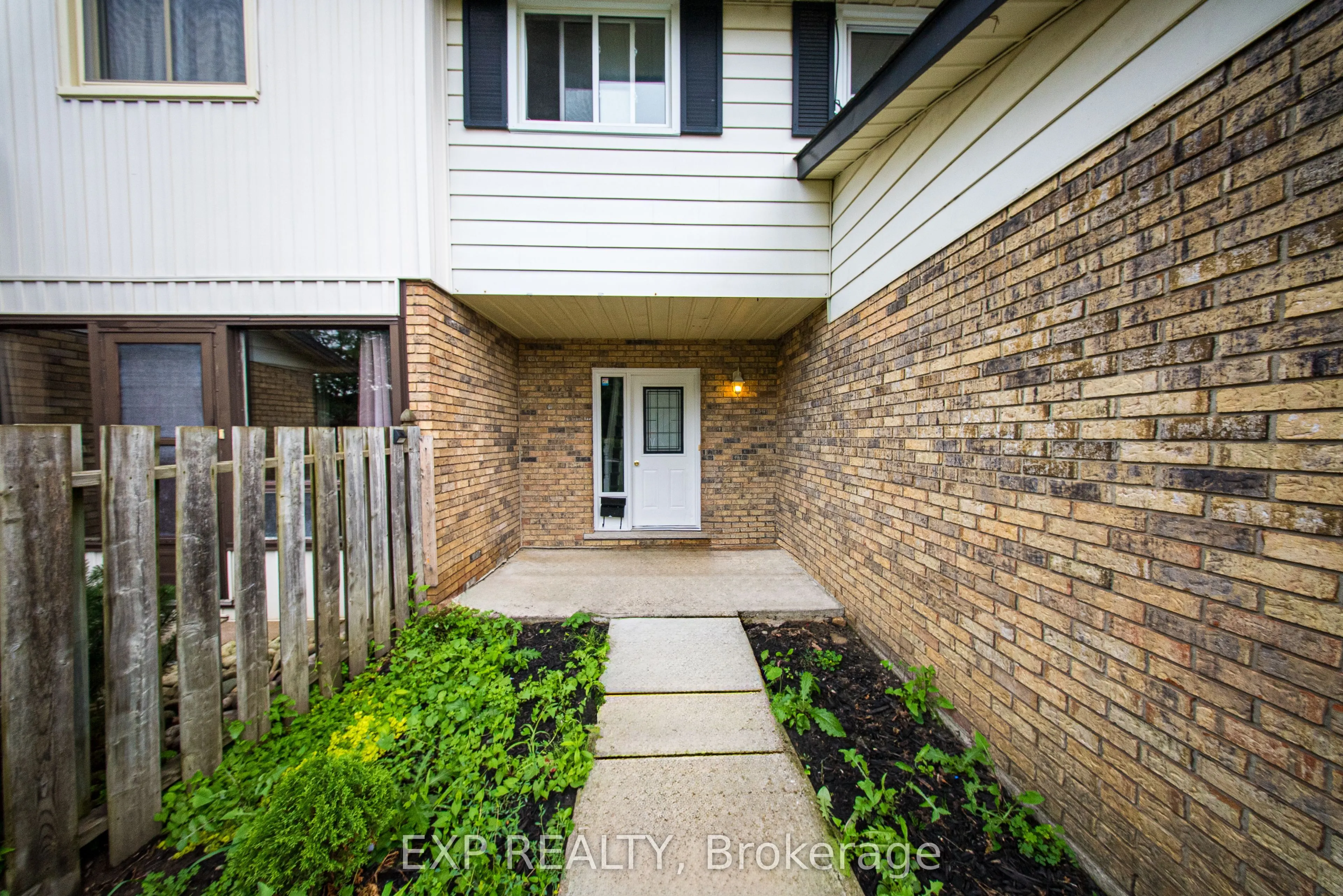 8 Woods End