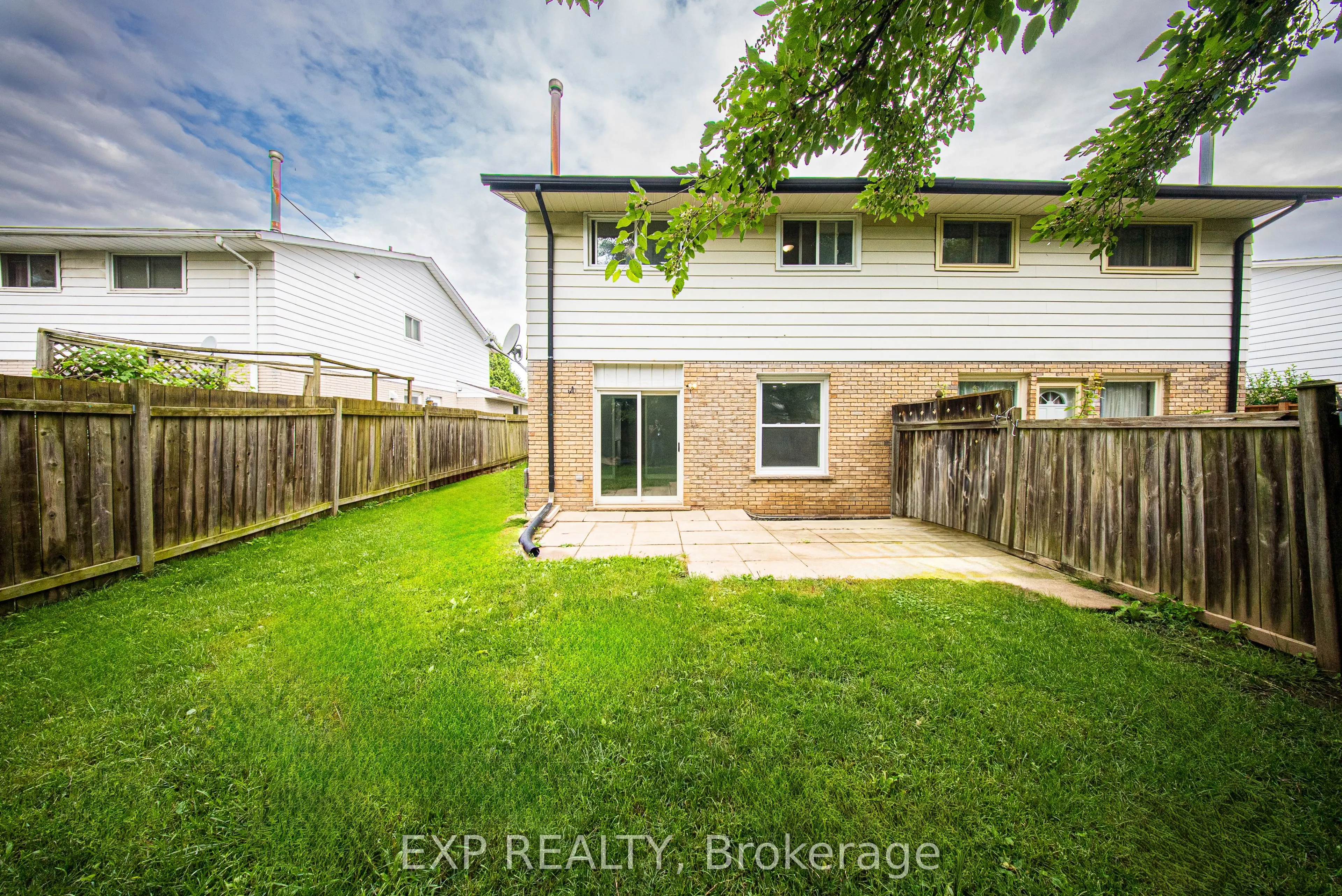 8 Woods End