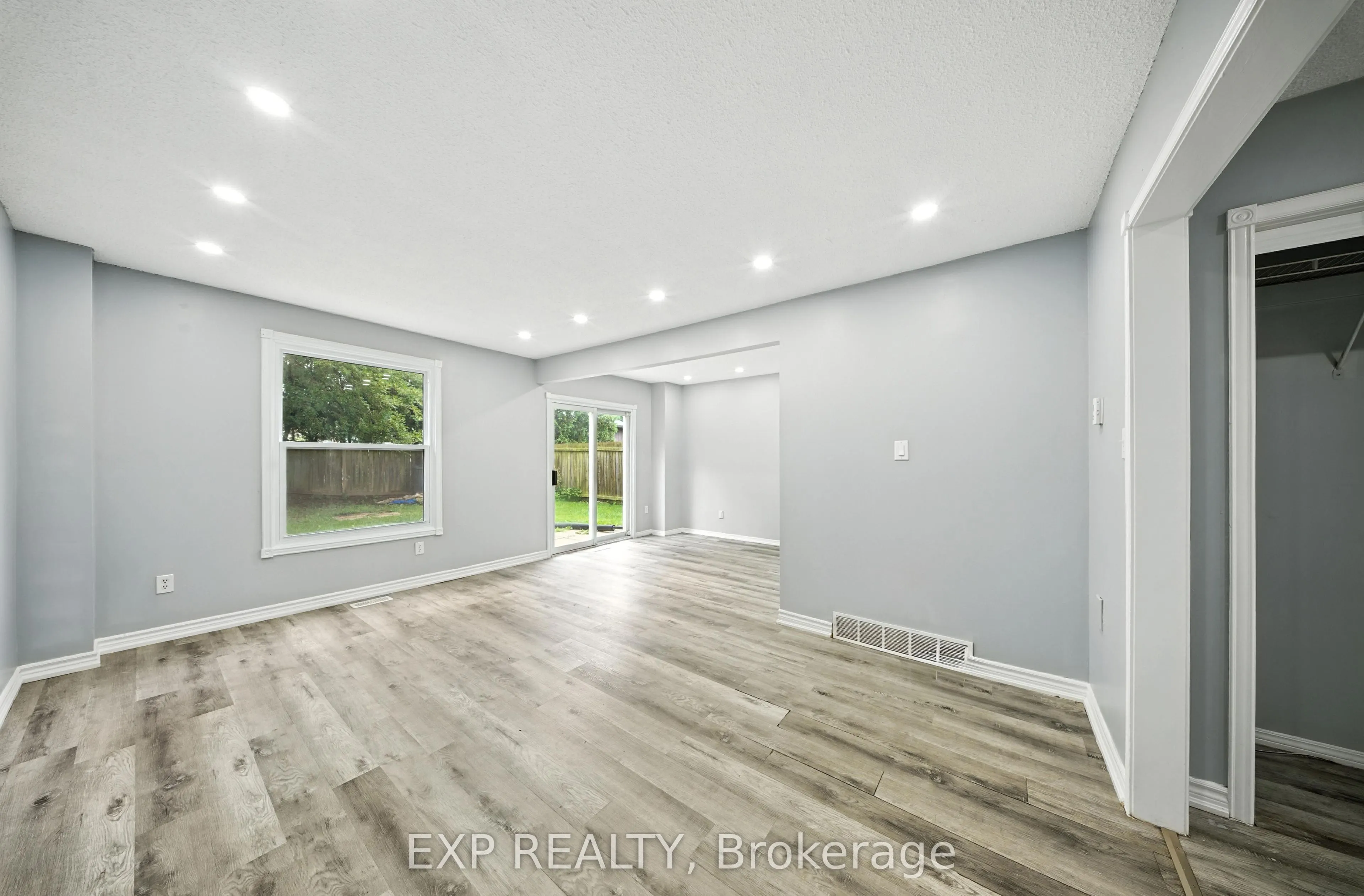 8 Woods End