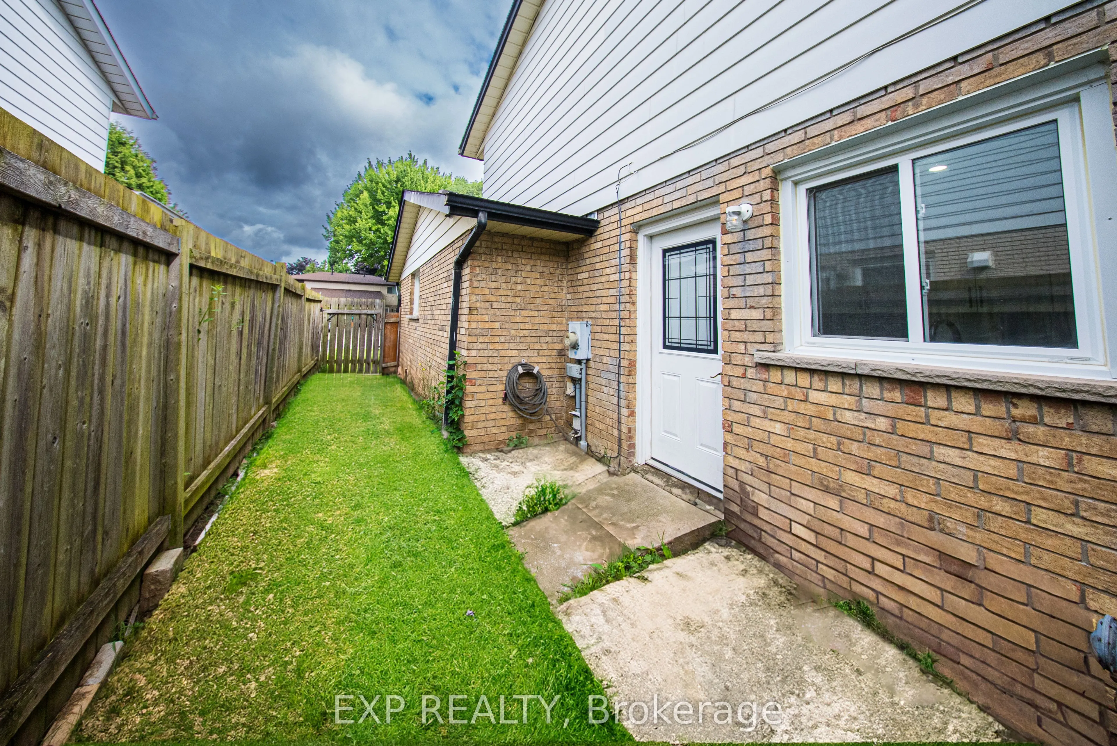 8 Woods End