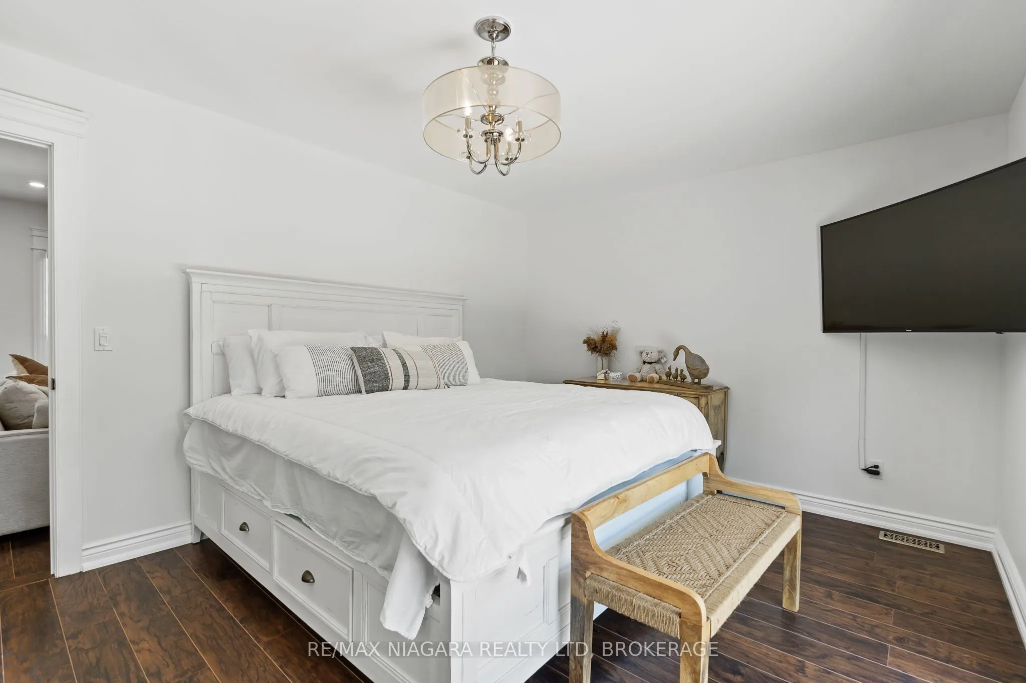 1427 Niagara Stone Road