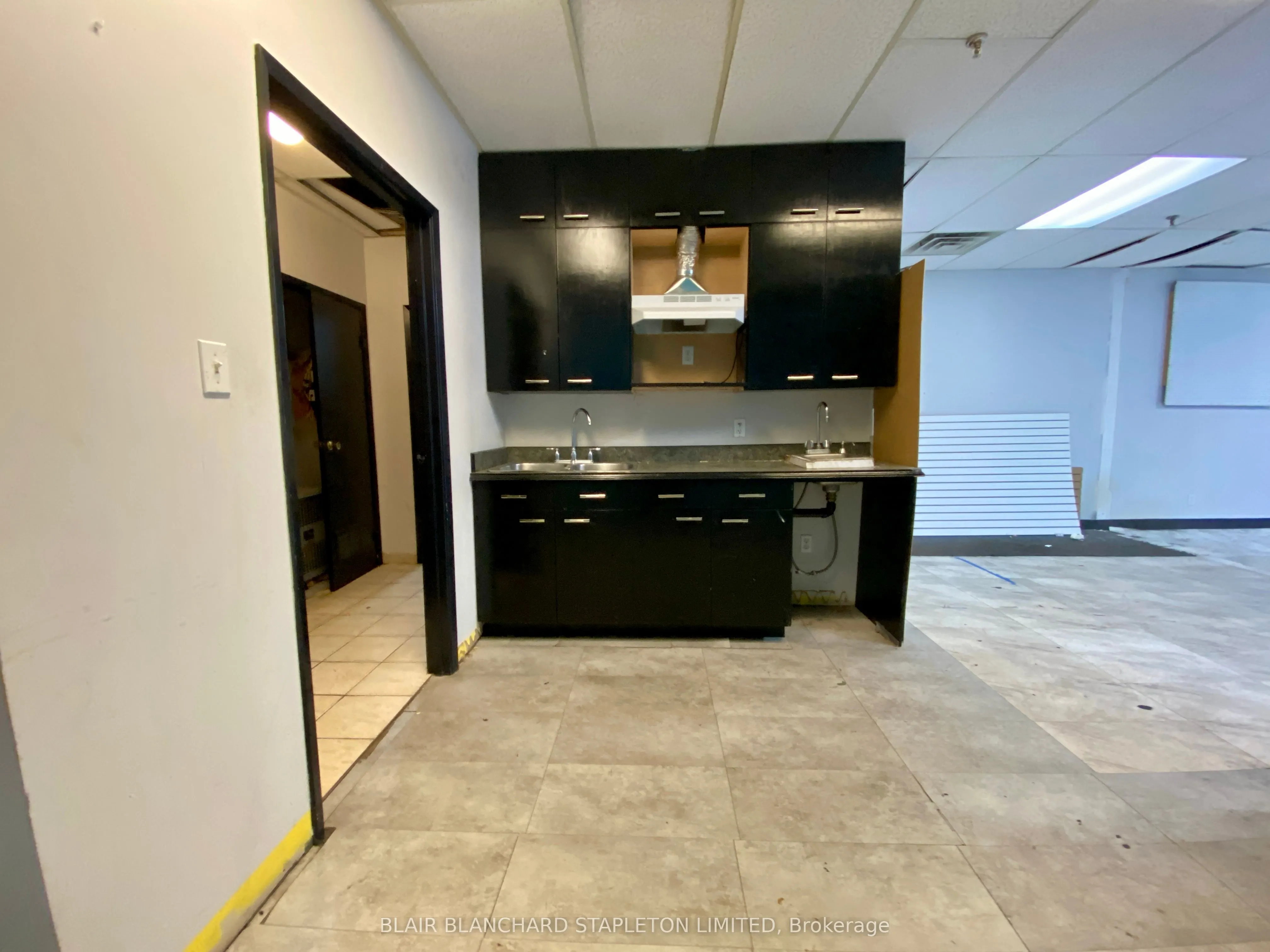 875 Main Street W, #L2 03