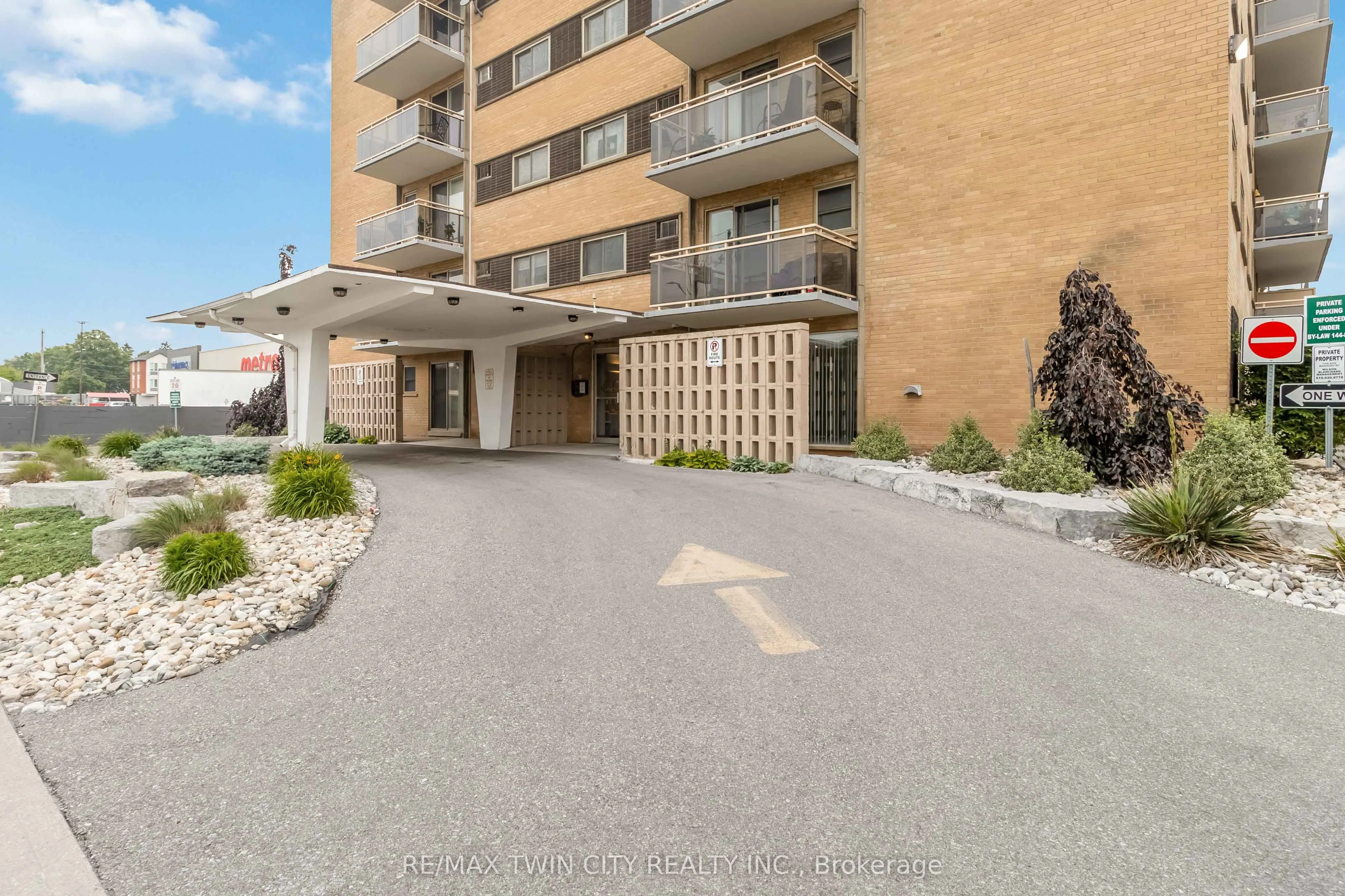 87 St George Street, #604