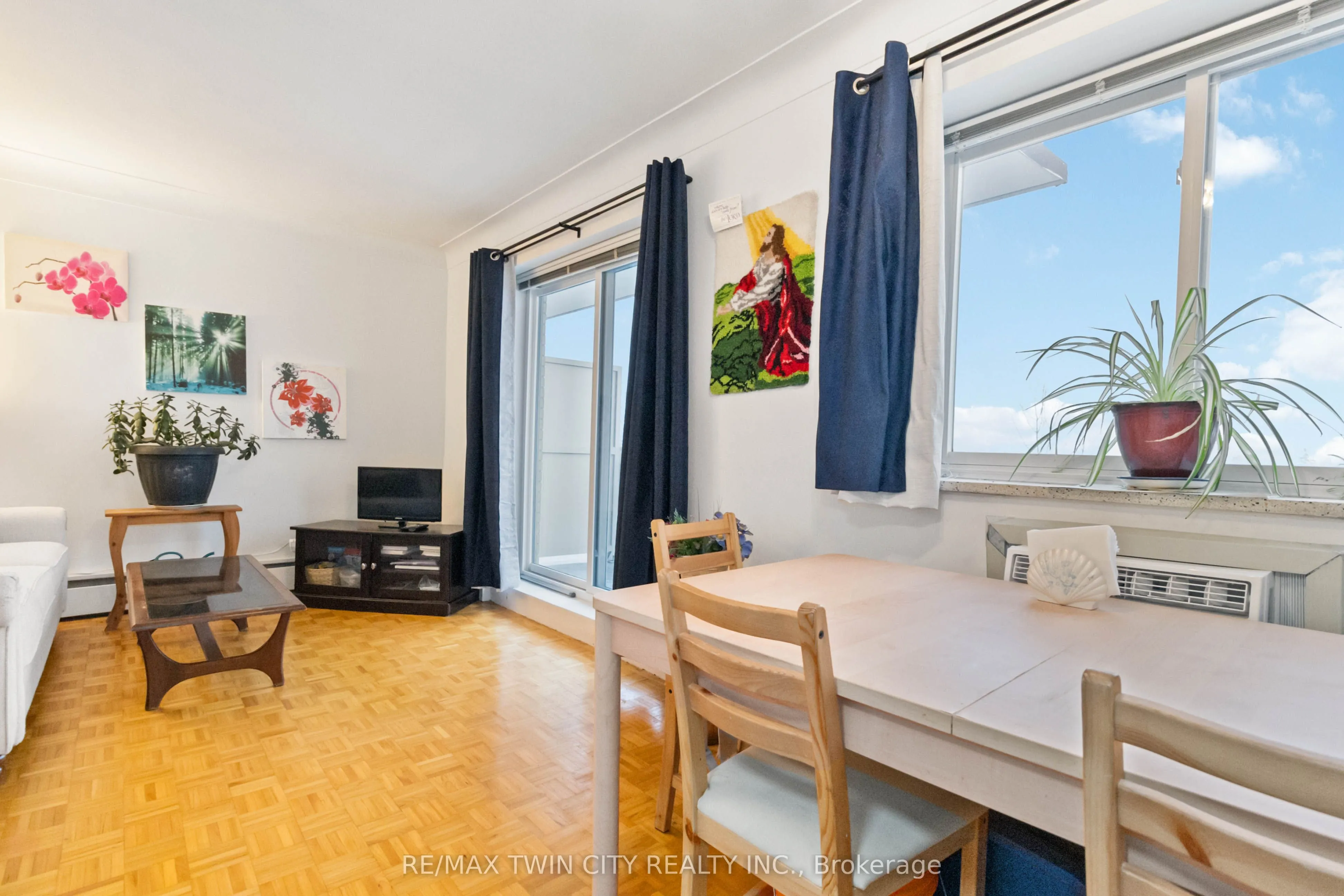 87 St George Street, #604