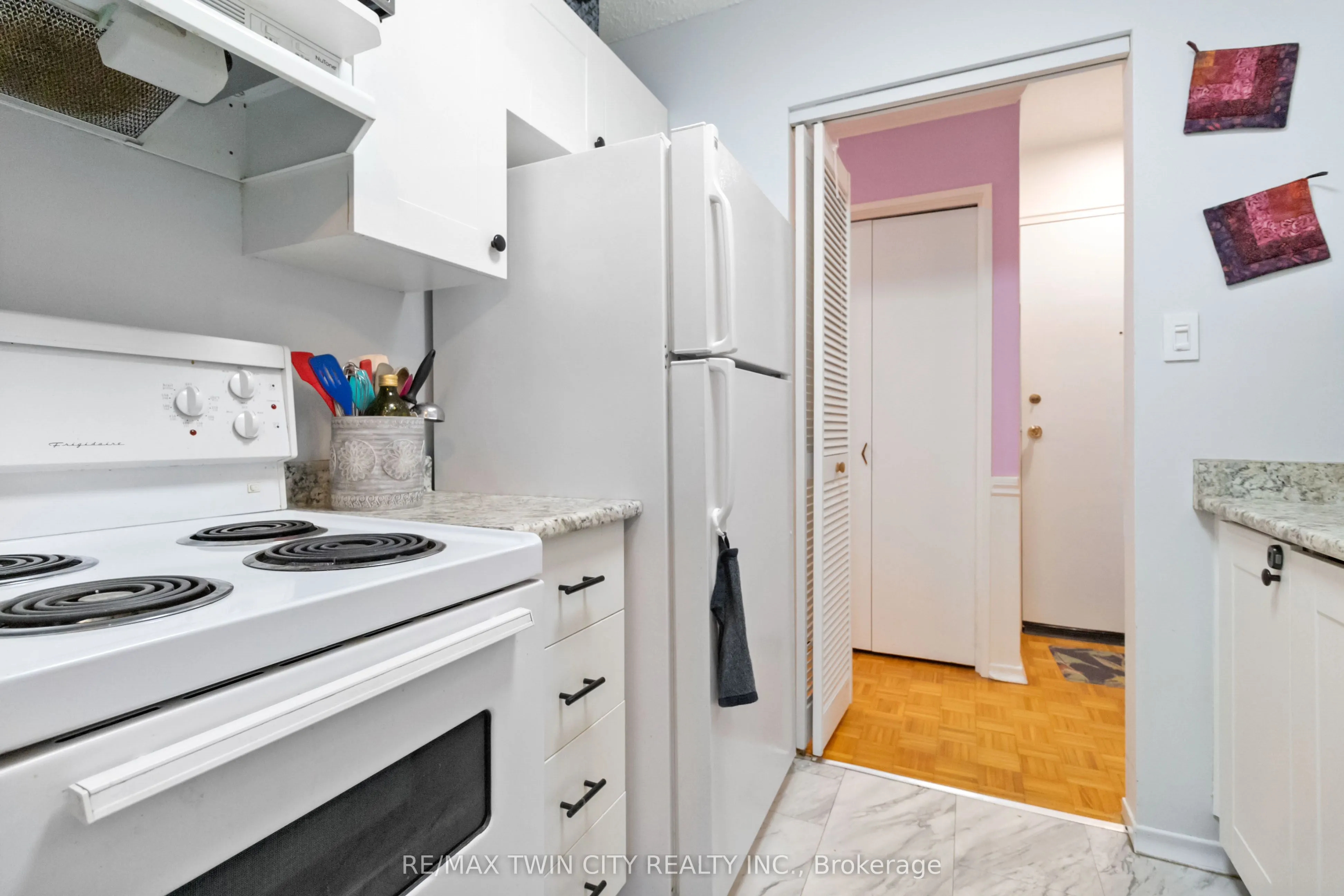 87 St George Street, #604