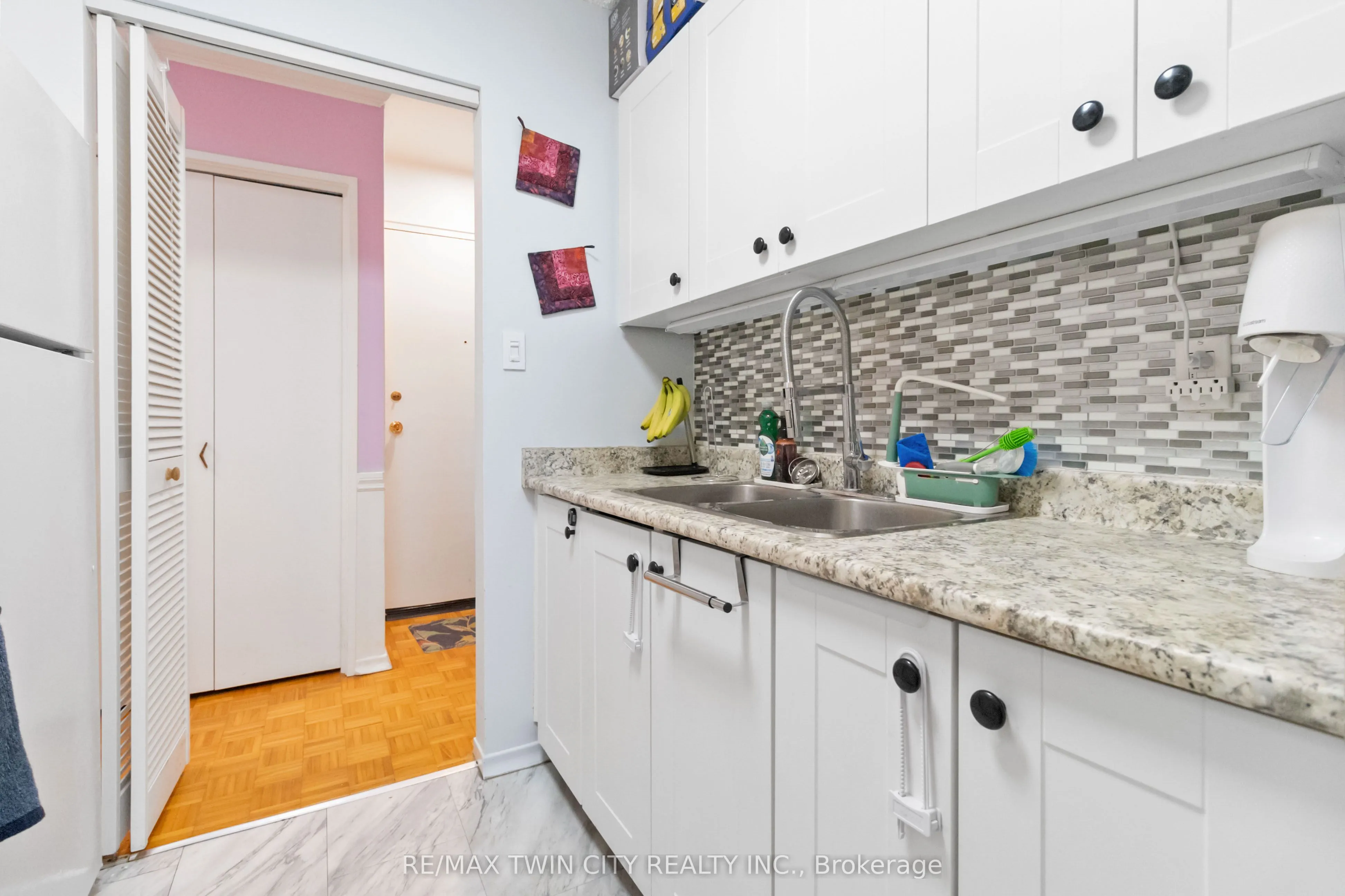 87 St George Street, #604