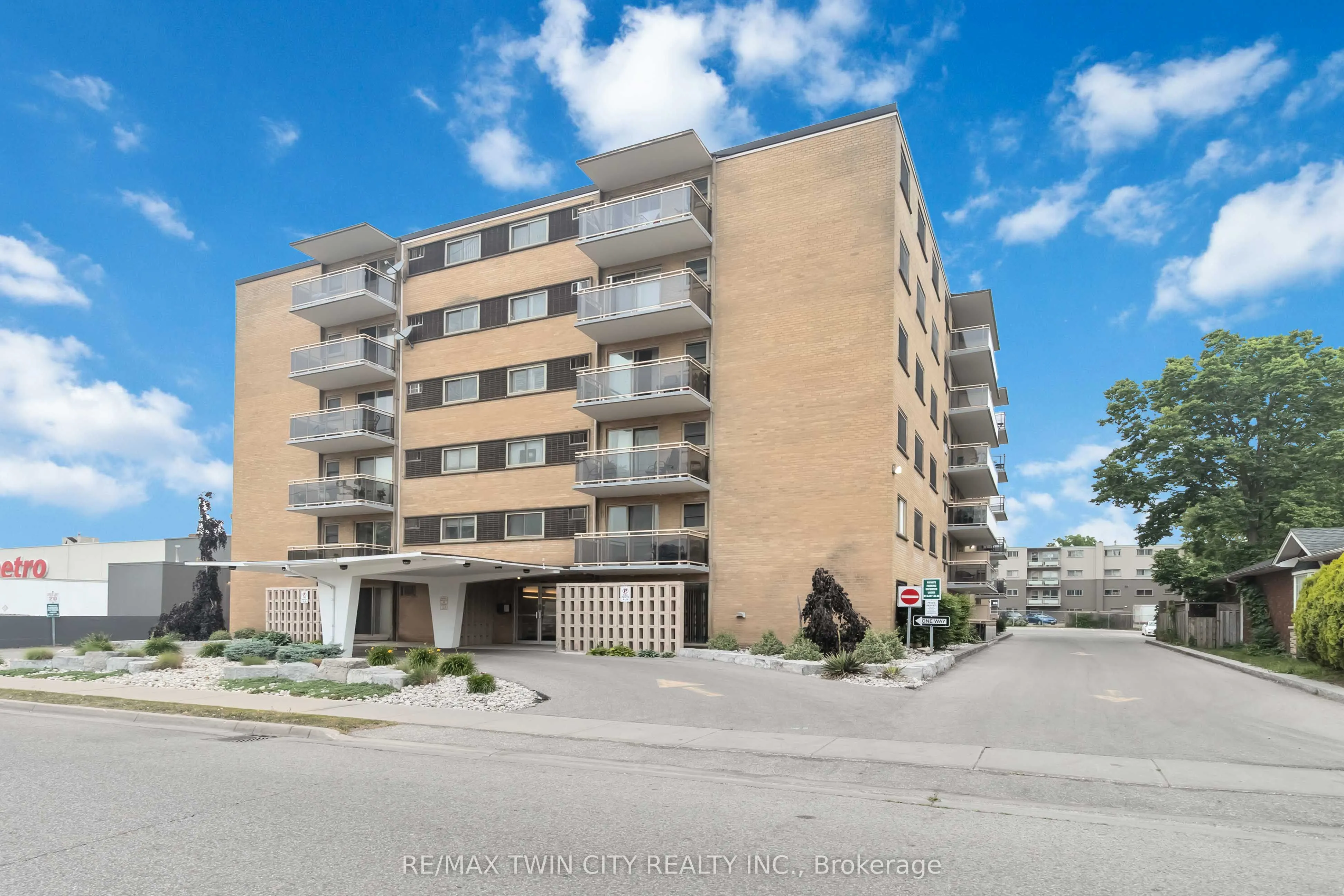 87 St George Street, #604