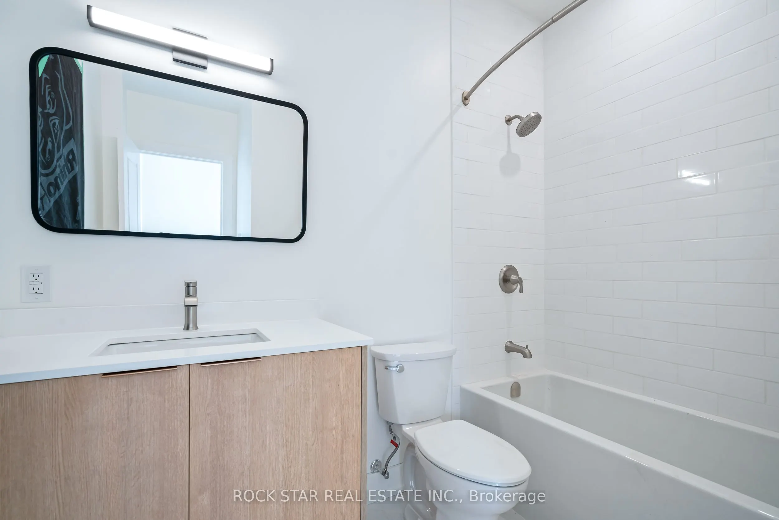 42 Ray Street S