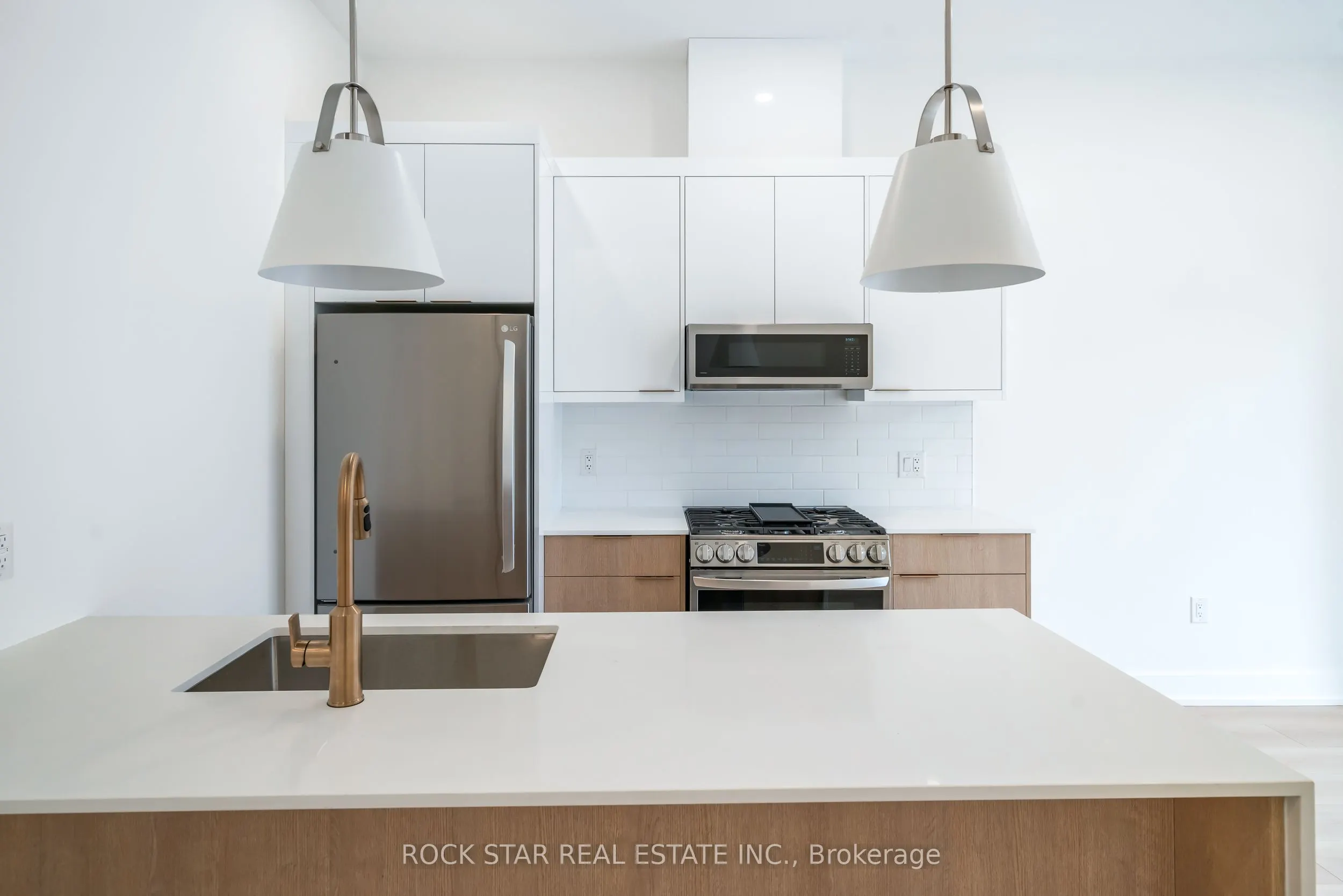 42 Ray Street S